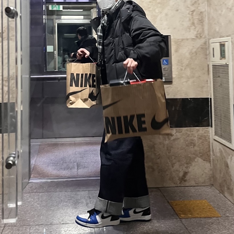 Jordan 1.5 Retro Reverse Fragment 착용 스타일