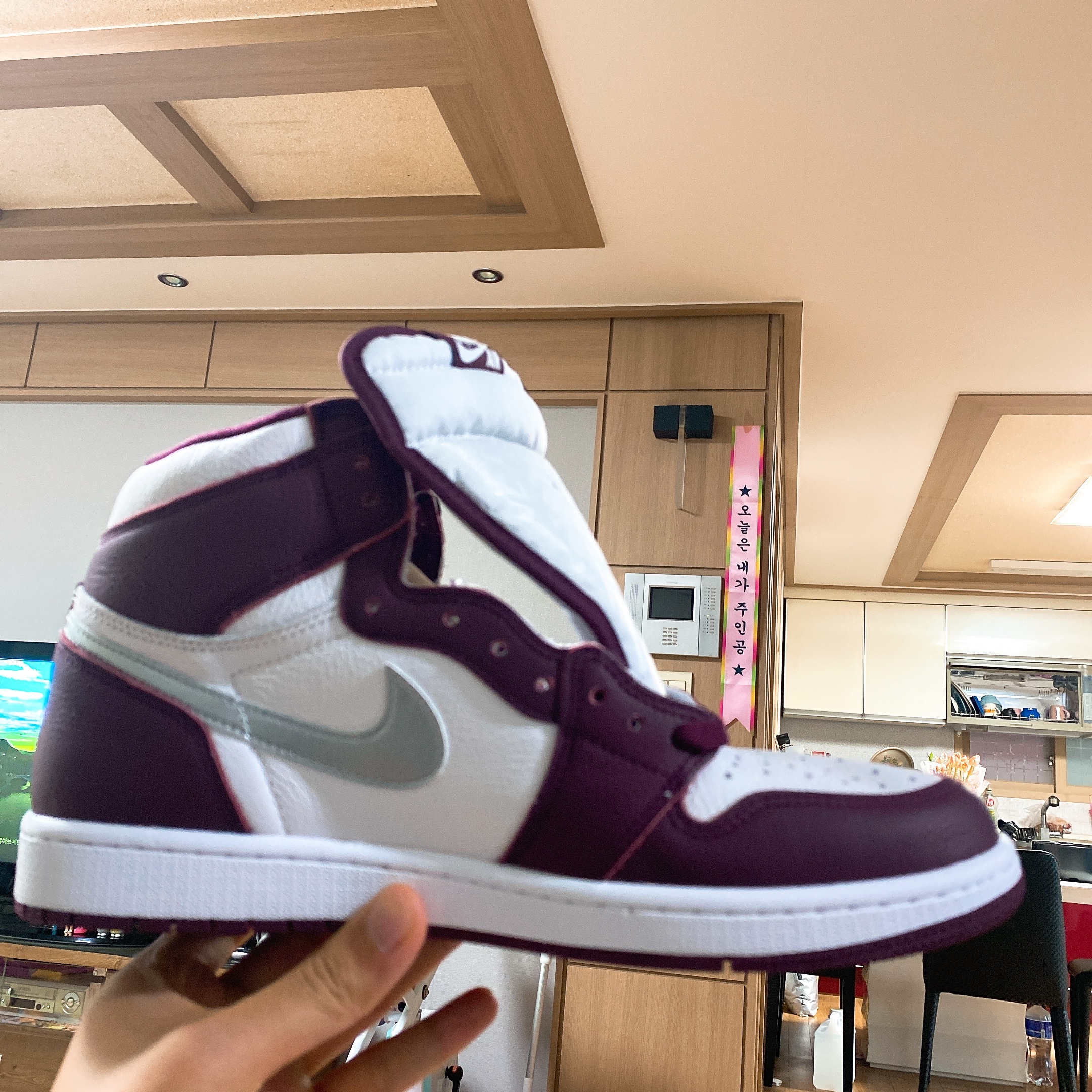 Jordan 1 Retro High OG Bordeaux 착용 스타일