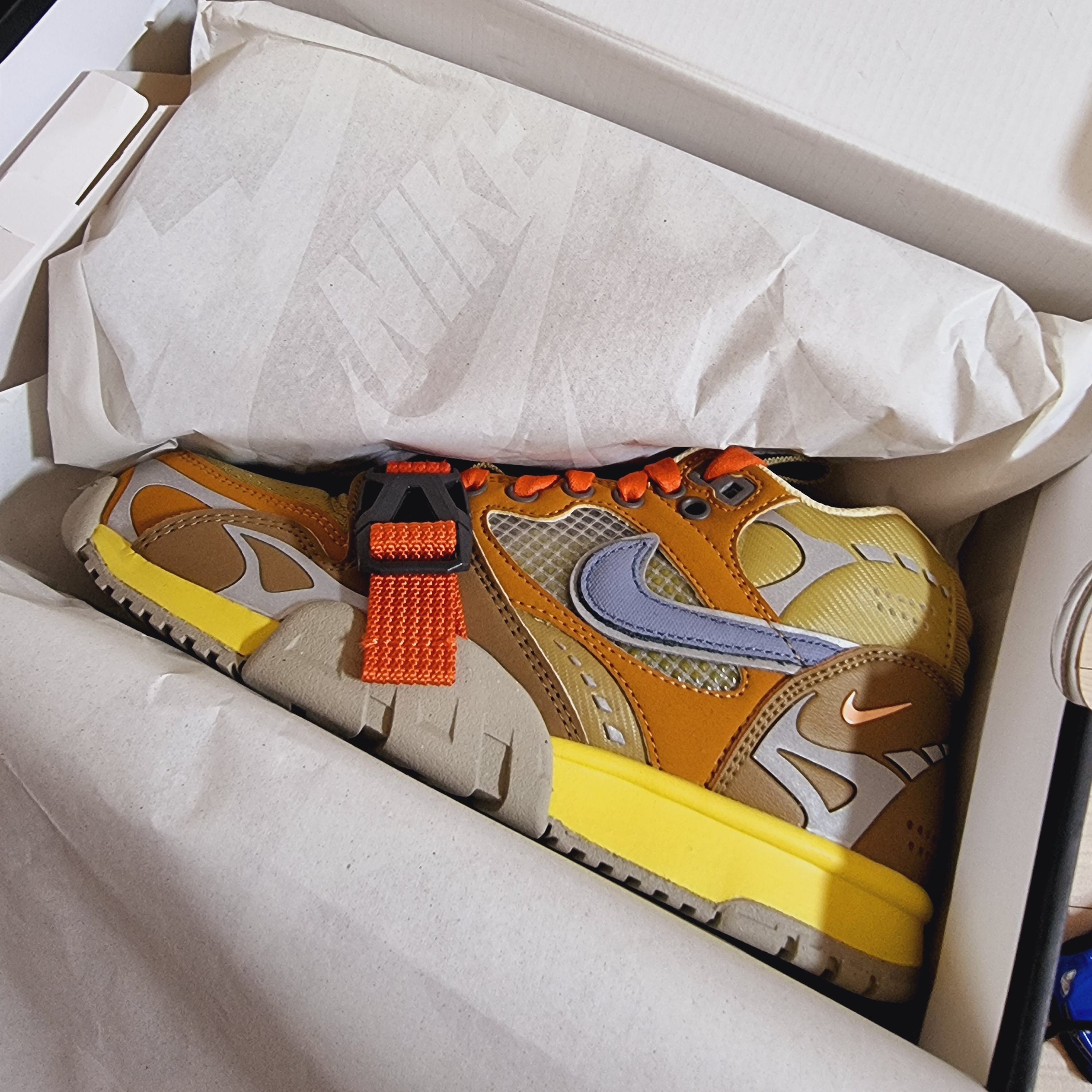 Nike Air Trainer 1 SP Coriander 착용 스타일