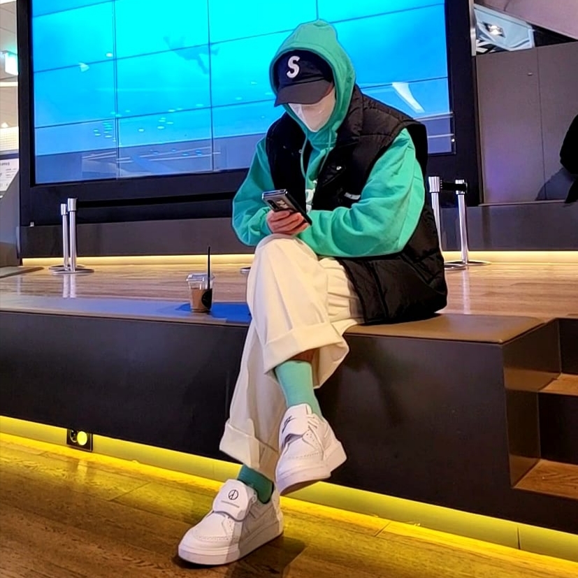 Nike x Peaceminusone Kwondo1 White, Supreme Gore-Tex S Logo 6-Panel Black - 20FW 착용 스타일