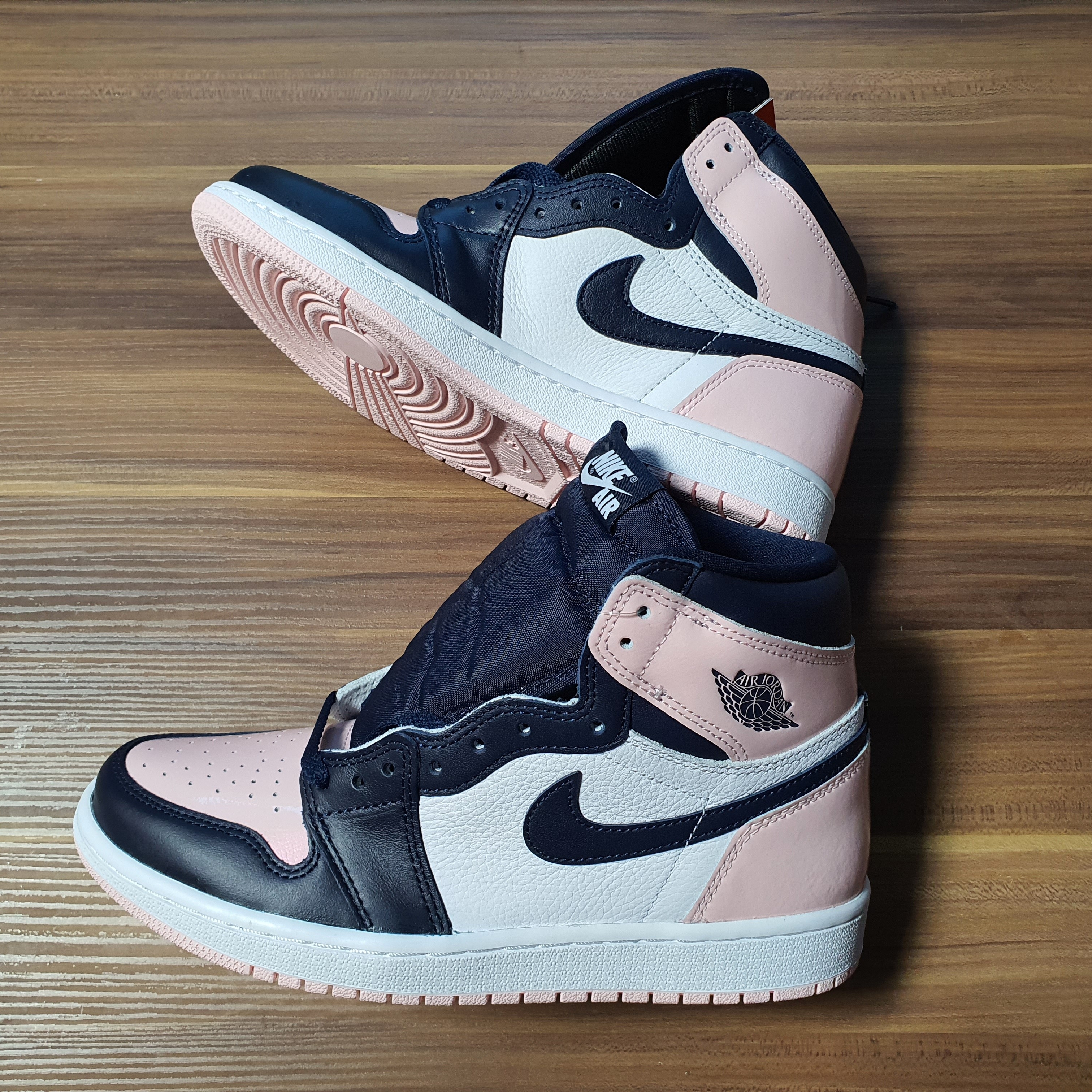 (W) Jordan 1 Retro High OG Atmosphere 착용 스타일 - 2