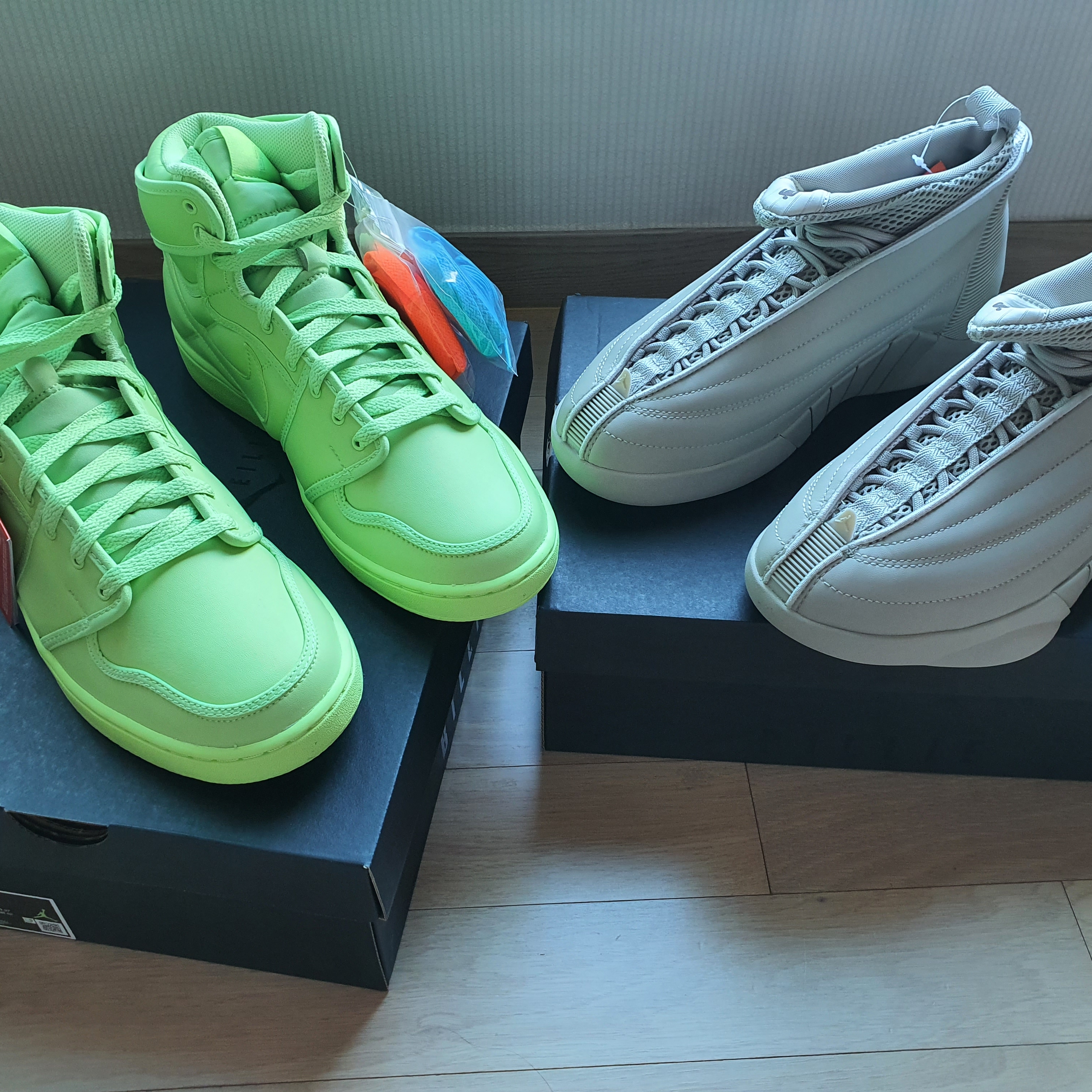 (W) Jordan 15 x Billie Eilish Retro SP Beige 착용 스타일 - 5