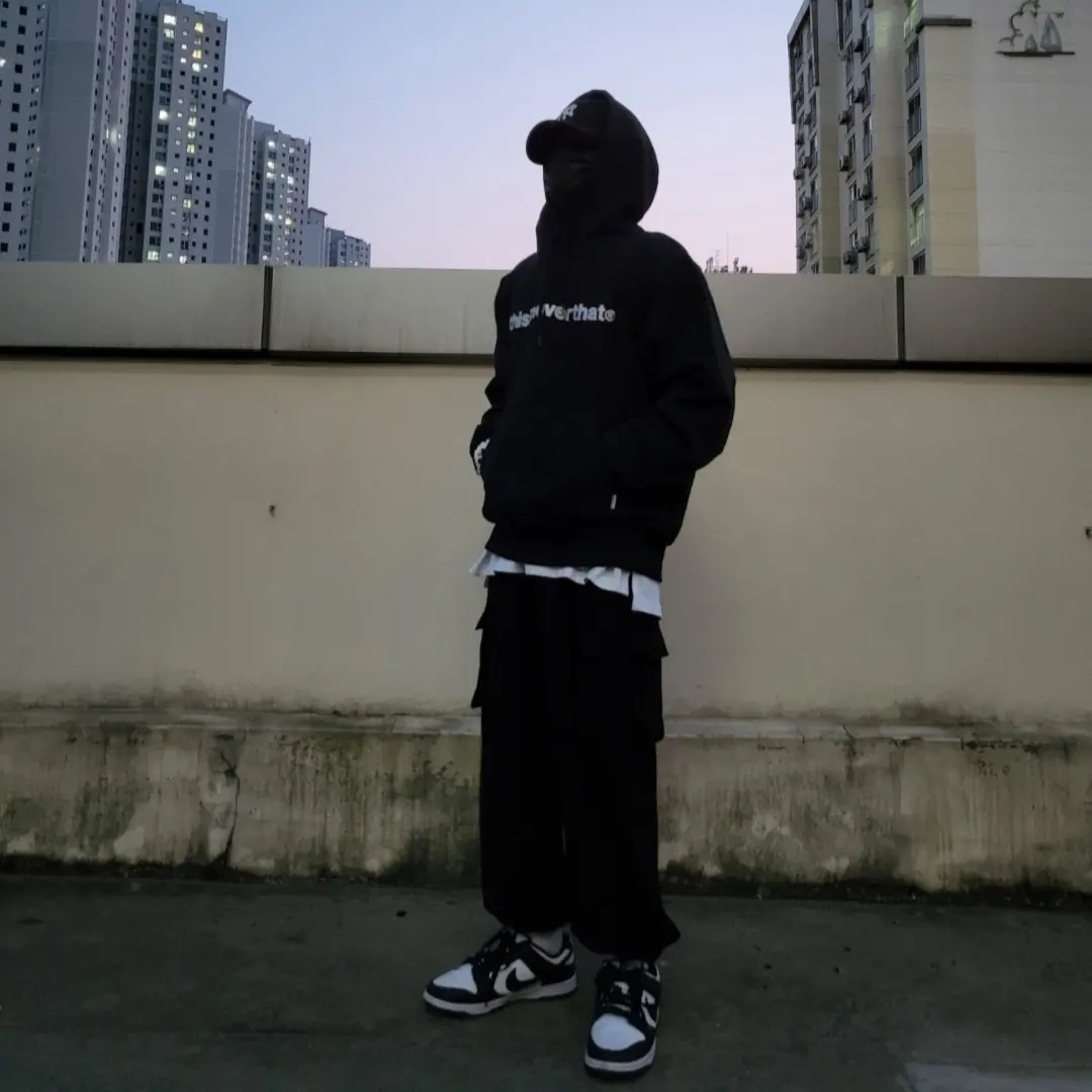 Nike Dunk Low Retro Black 착용 스타일 - 1