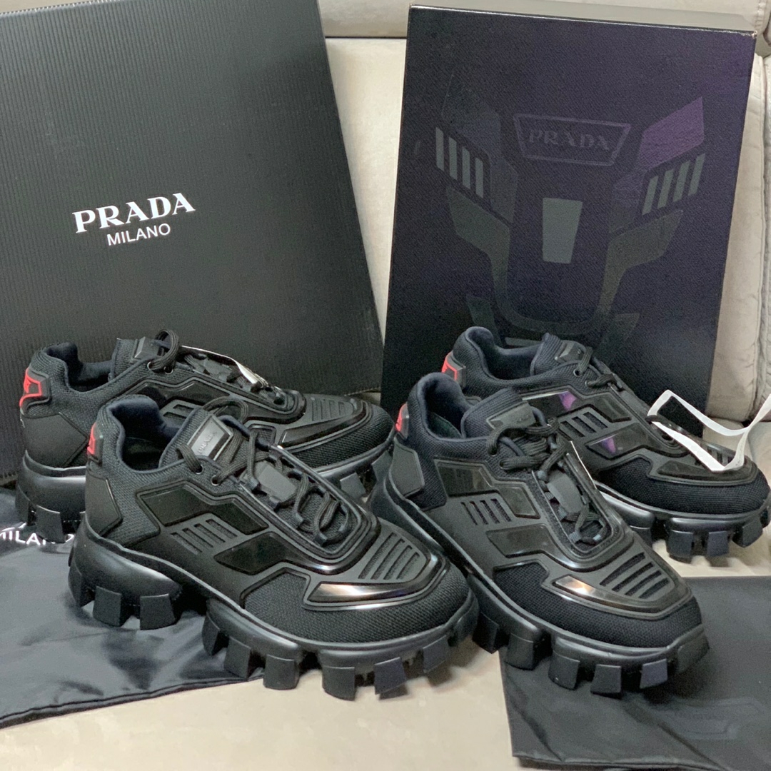 Prada Cloudbust Thunder Technical Fabric Sneakers Black 착용 스타일 - 2