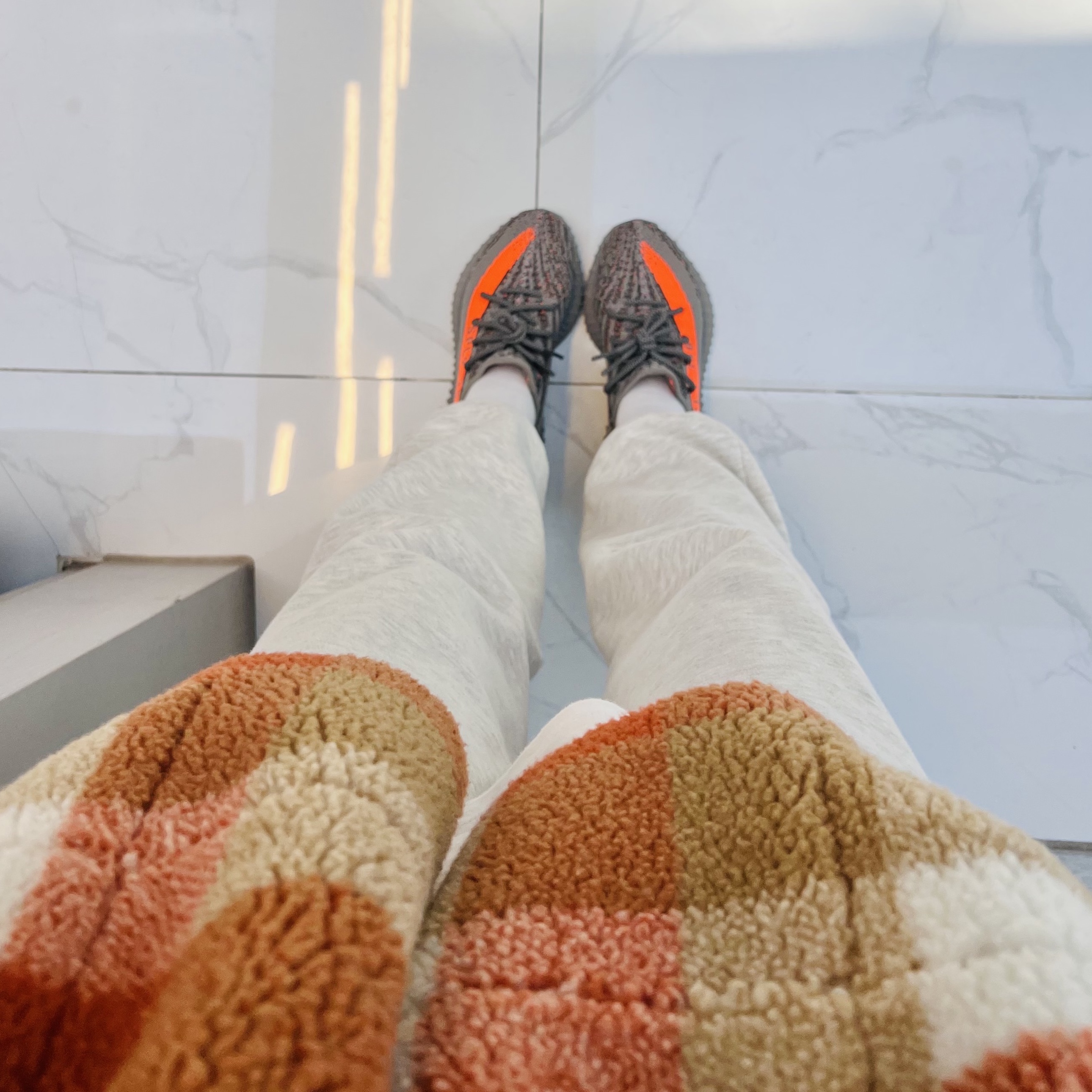 Adidas Yeezy Boost 350 V2 Beluga - Reflective 착용 스타일