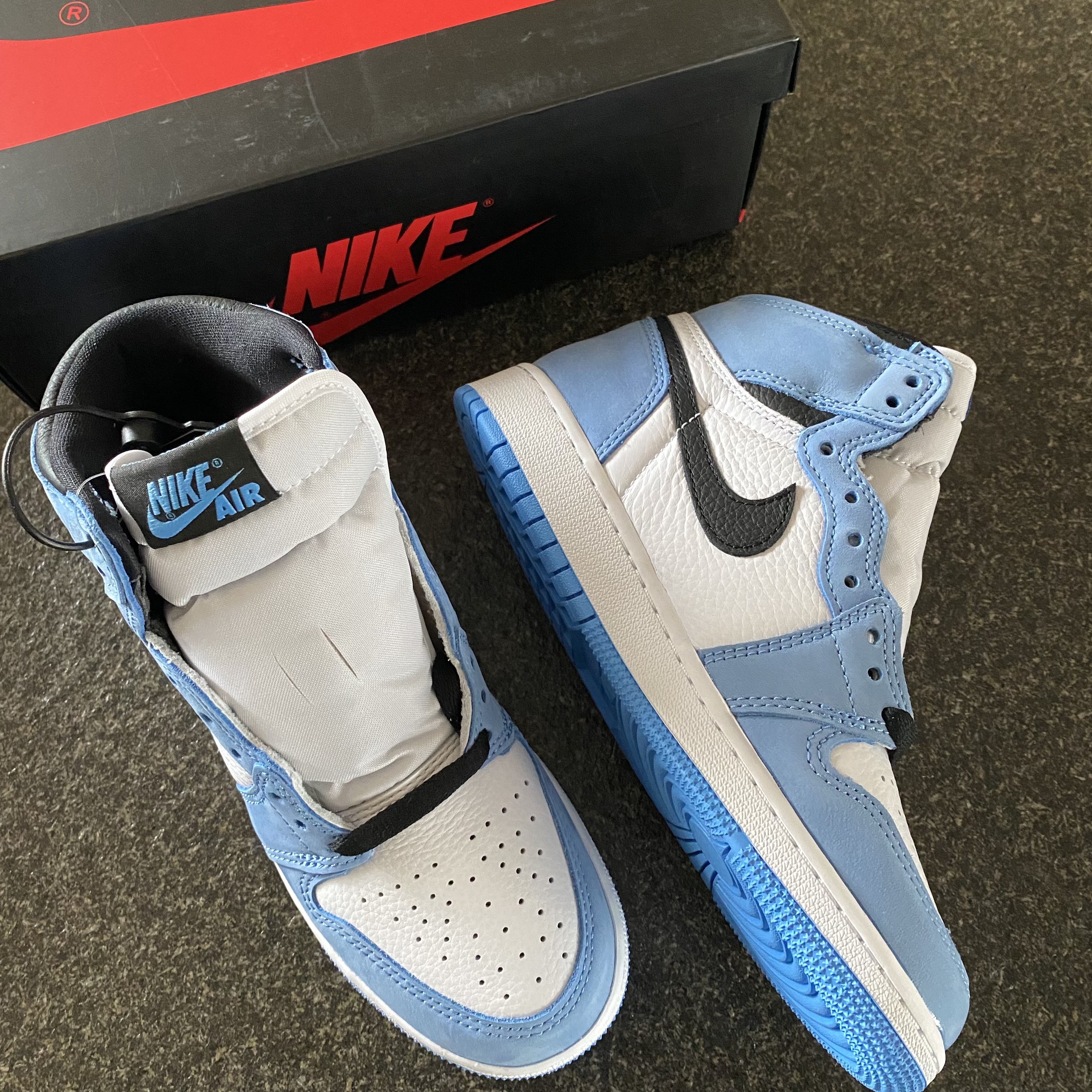 (GS) Jordan 1 Retro High OG University Blue, Jordan 1 Retro High OG University Blue 착용 스타일 - 2