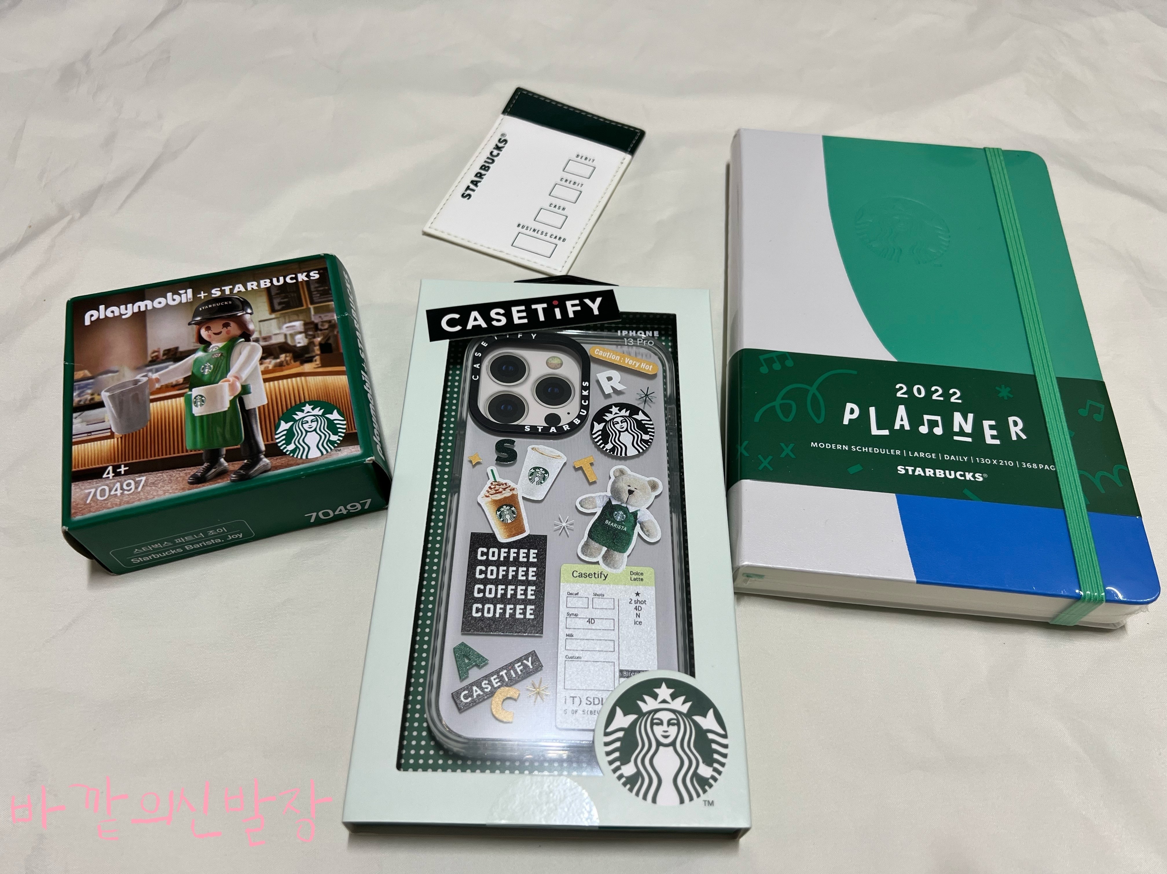 Casetify x Starbucks Icon Impact iPhone Case Clear 착용 스타일