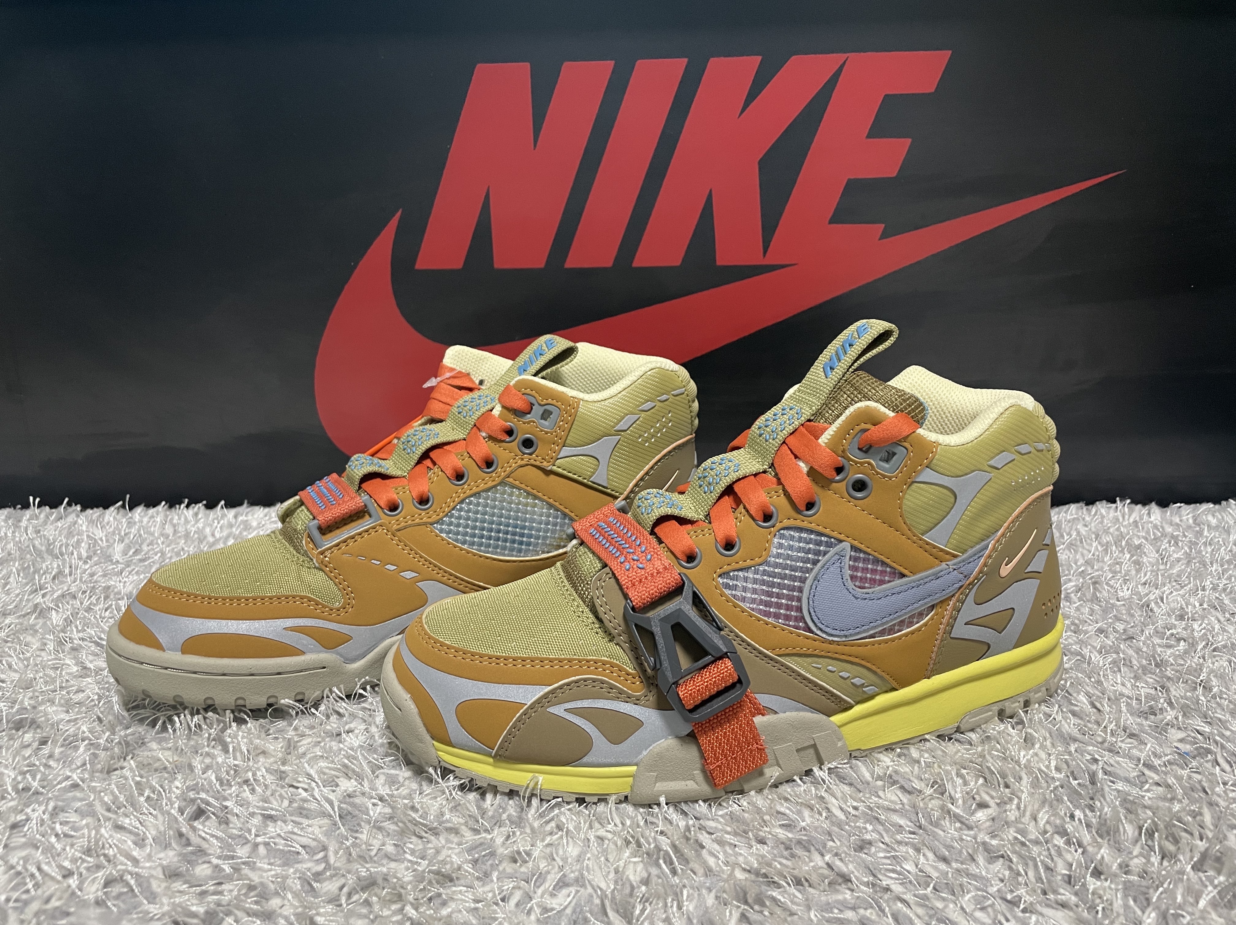 Nike Air Trainer 1 SP Coriander 착용 스타일 - 1
