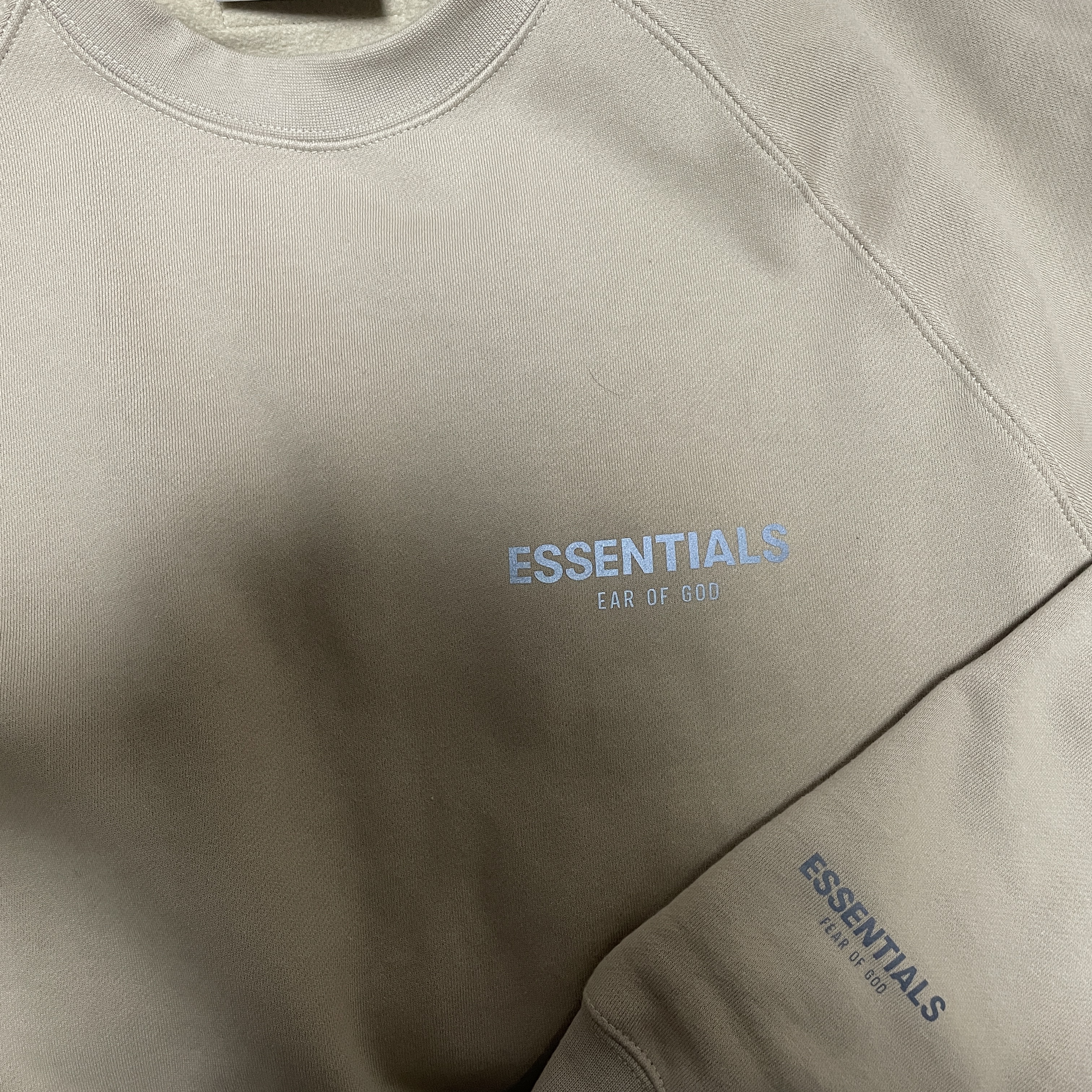 Essentials The Core Collection Pullover Crewneck Tan 착용 스타일 - 1