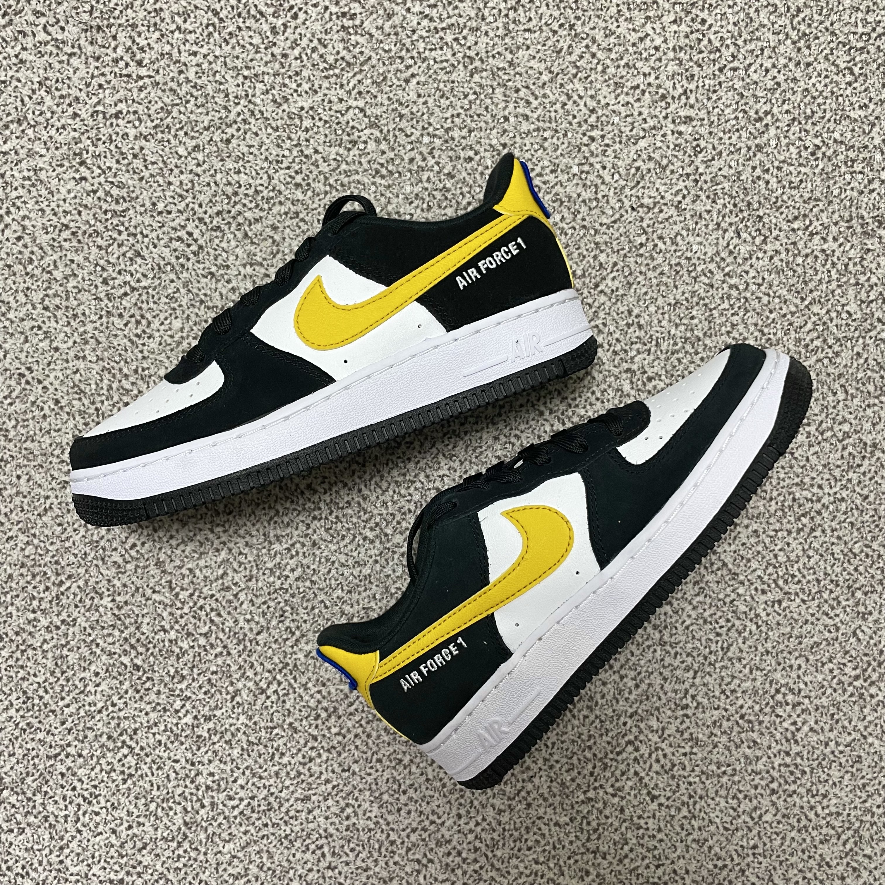 (GS) Nike Air Force 1 LV8 Athletic Club Black Dark Sulfur 착용 스타일