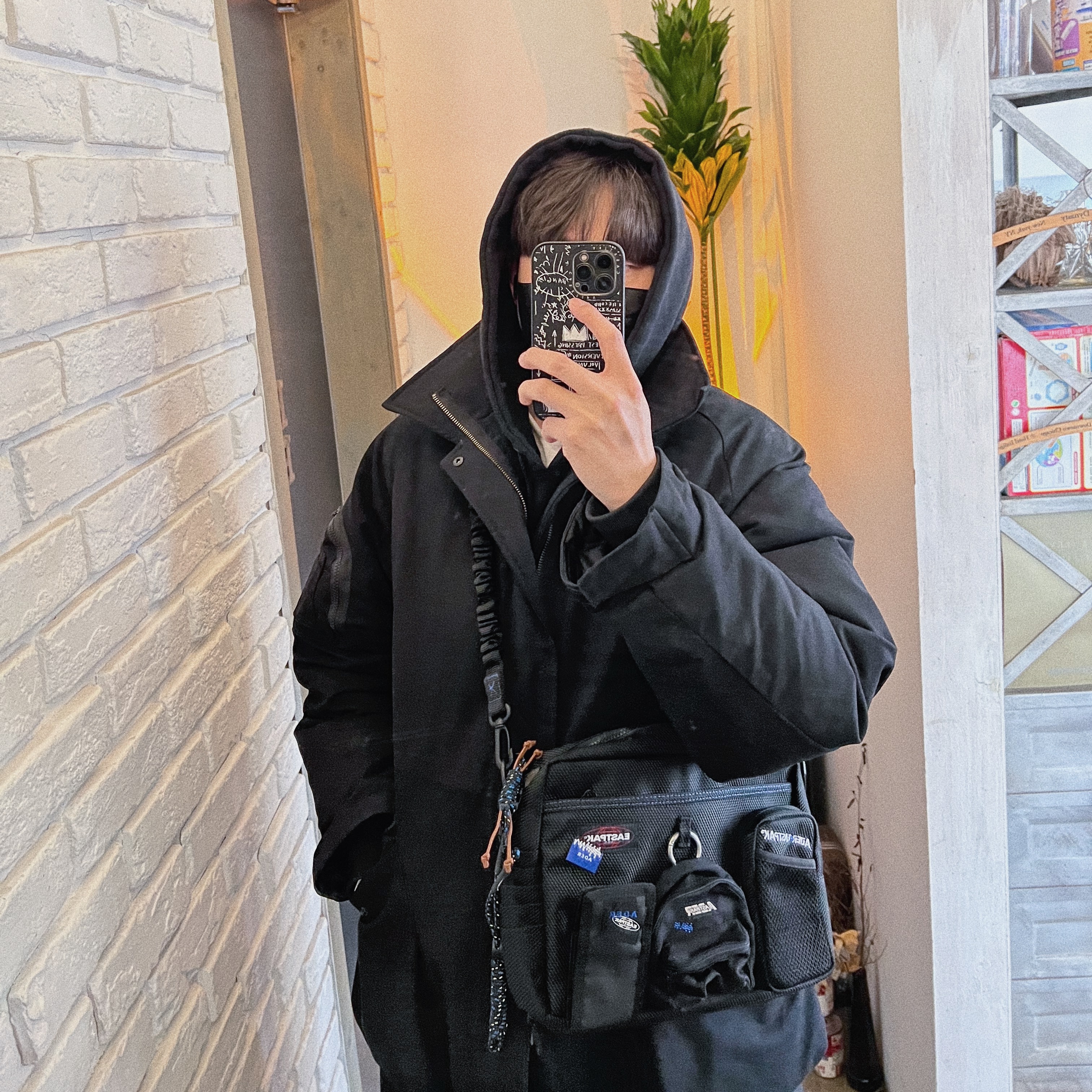 Ader Error x Eastpak Shoulder Bag Black 착용 스타일