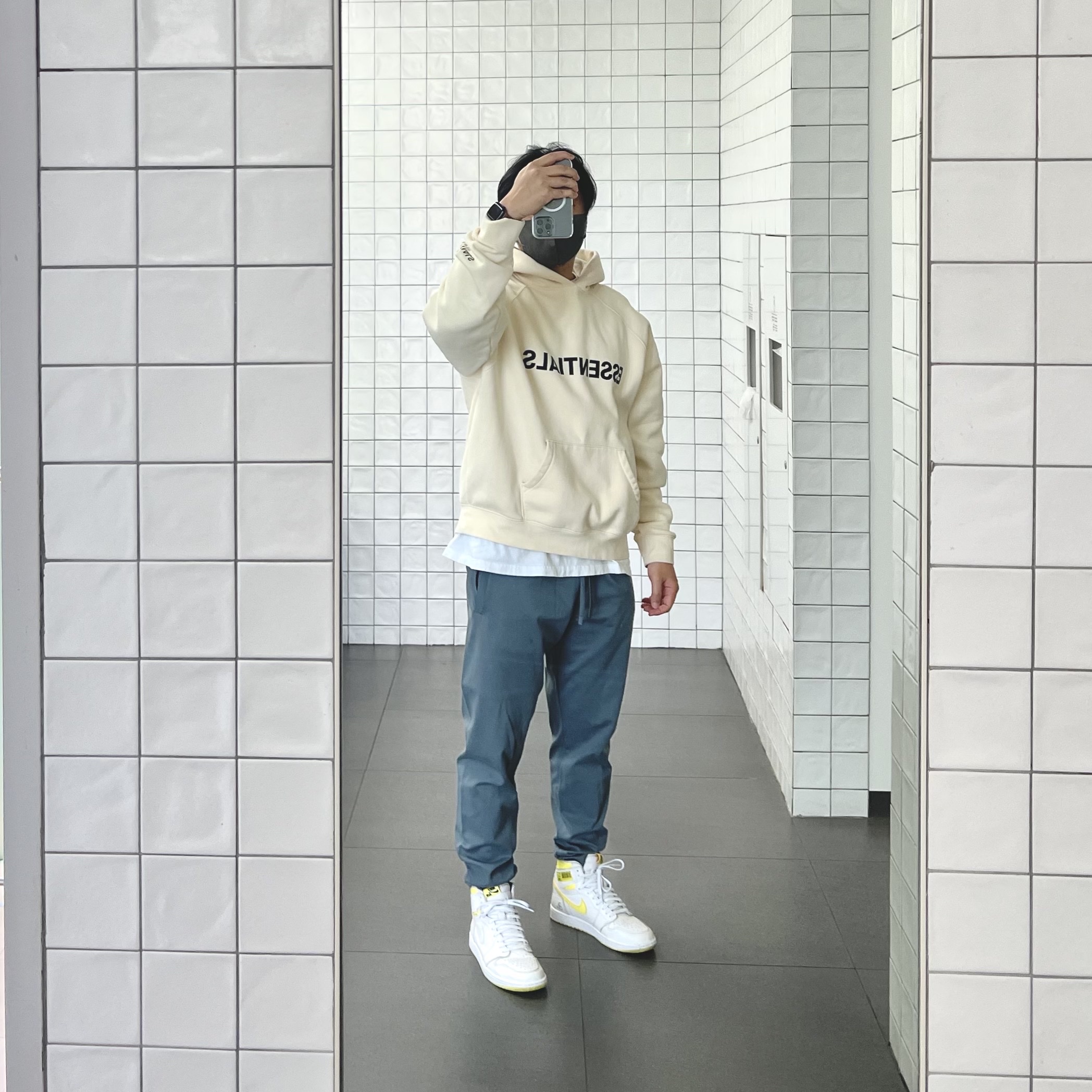 Jordan 1 Retro High OG First Class Flight, Essentials 3D Silicon Applique Pullover Hoodie Buttercream 2020 착용 스타일