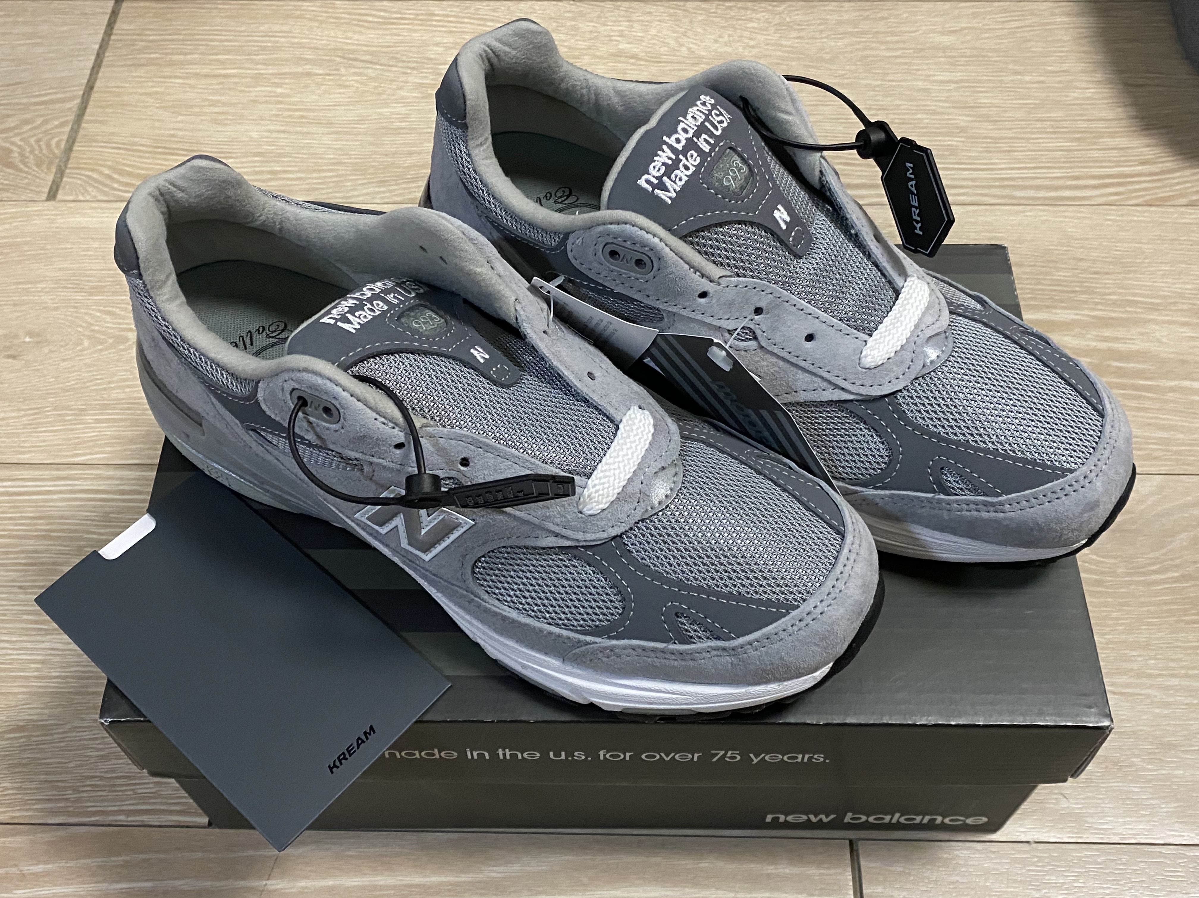 (W) New Balance 993 Made in USA Grey - B Standard 착용 스타일