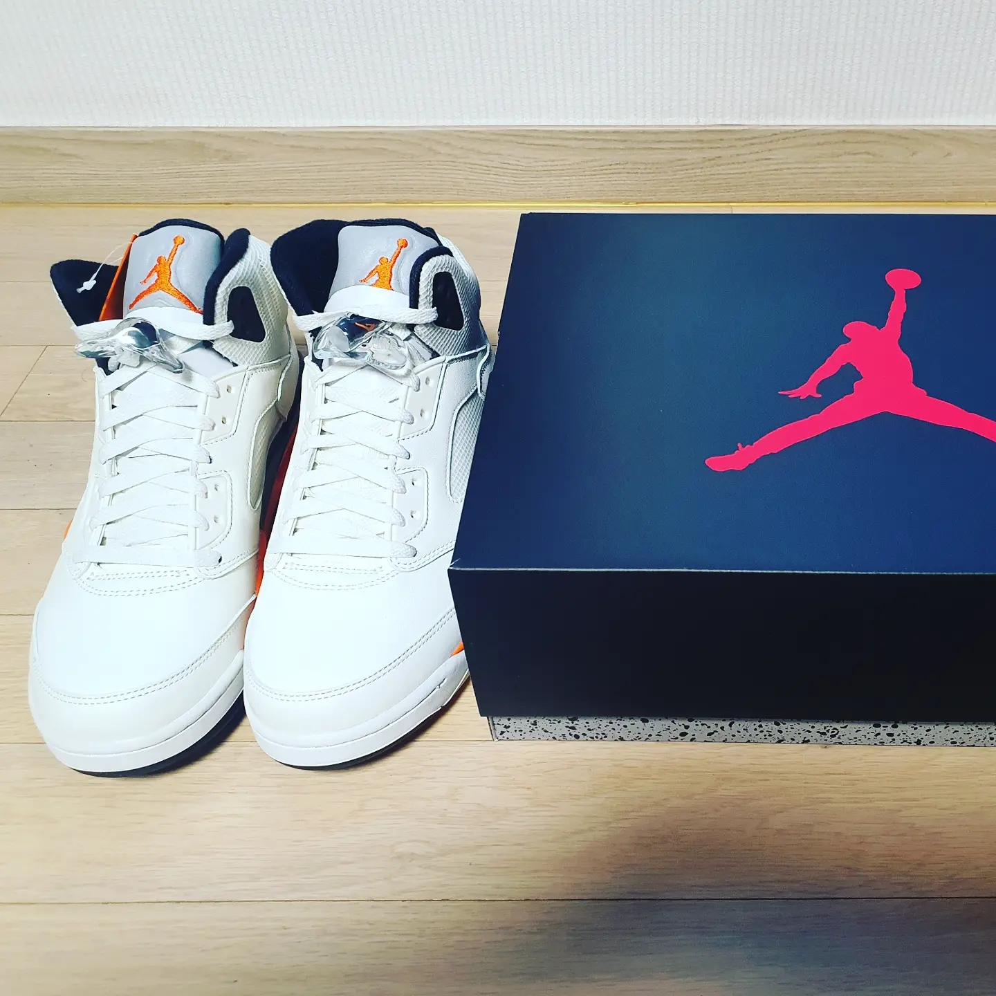 Jordan 5 Retro Orange Blaze 착용 스타일 - 2