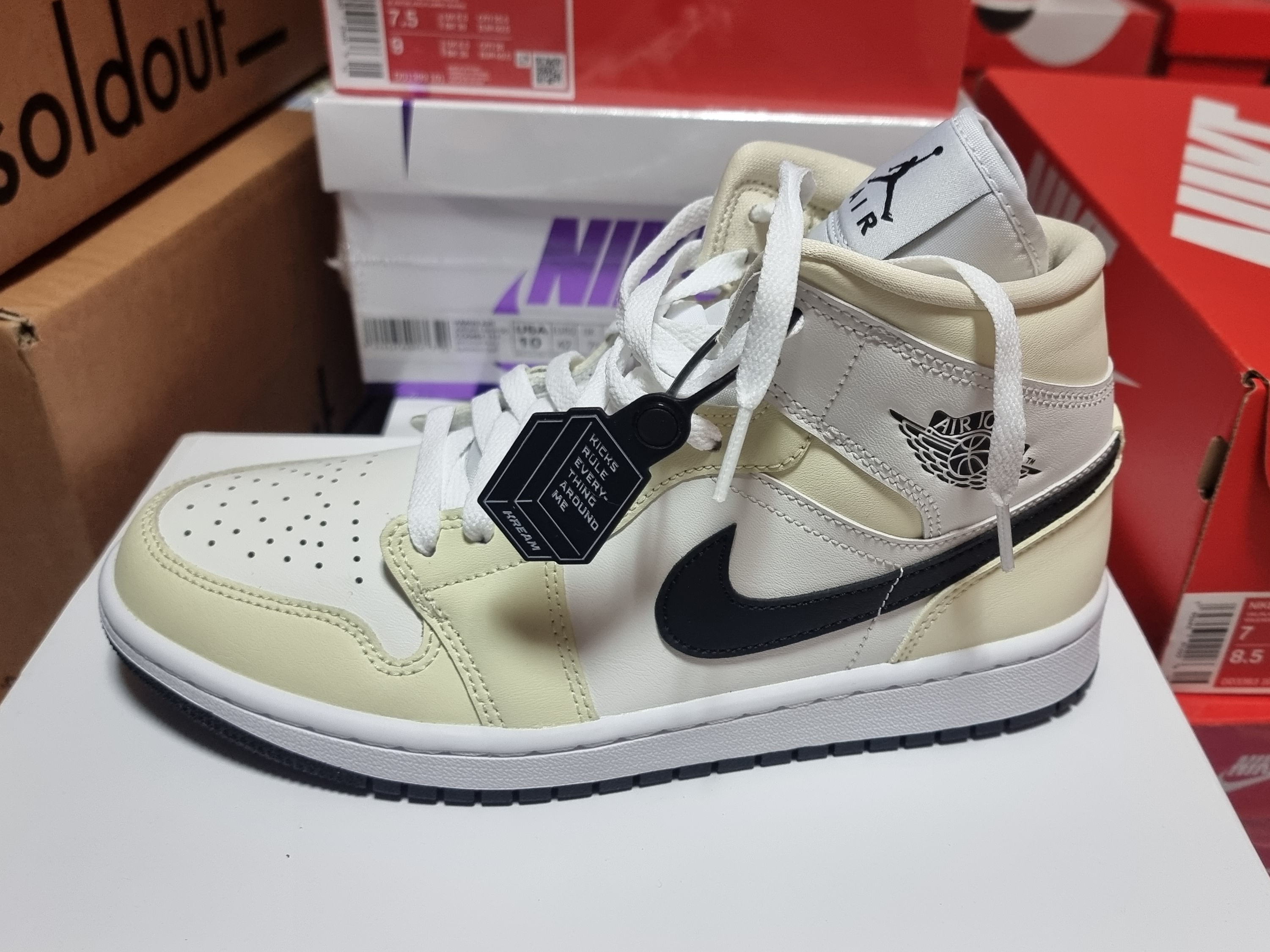 (W) Jordan 1 Mid Coconut Milk 착용 스타일