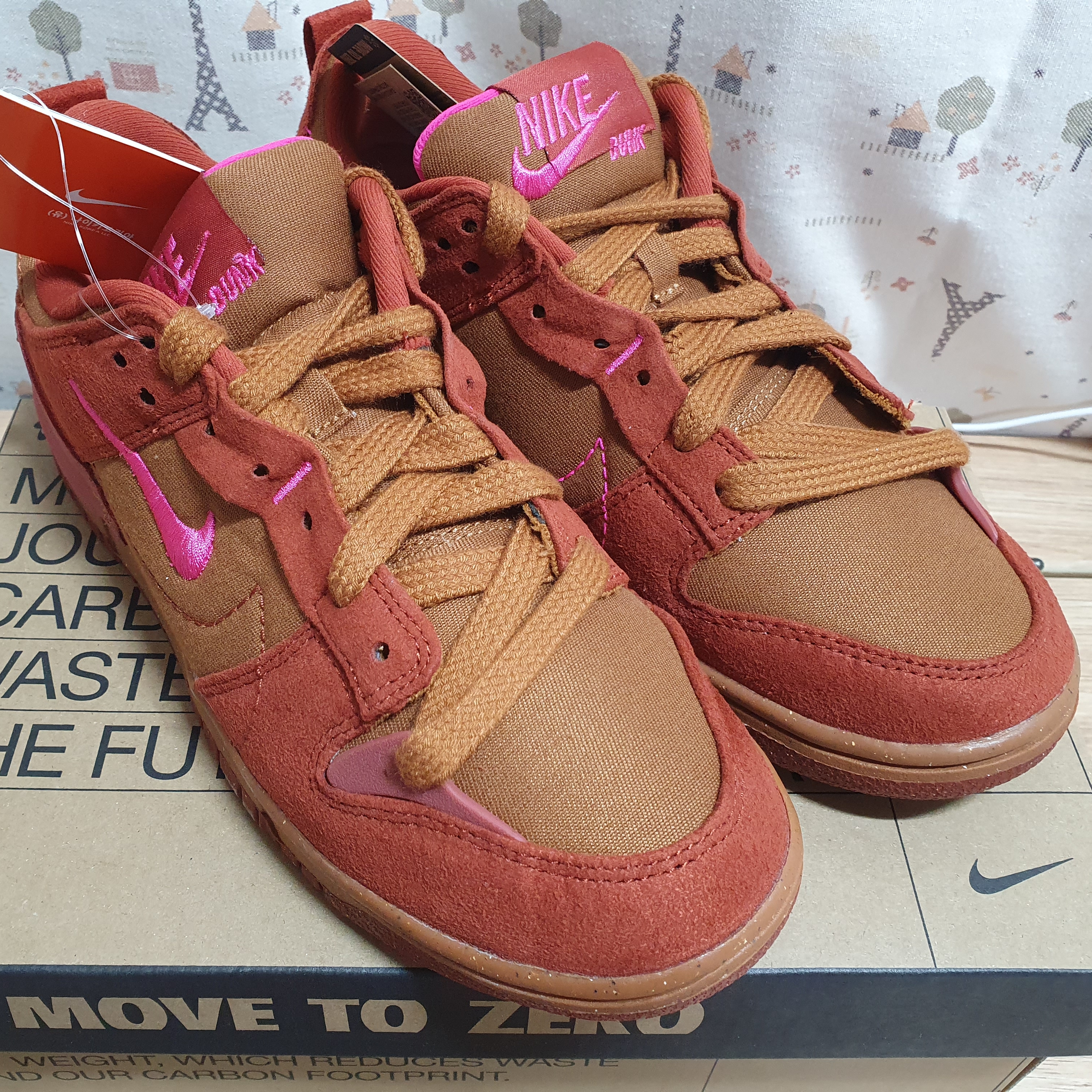 (W) Nike Dunk Low Disrupt 2 Desert Bronze Pink Prime 착용 스타일 - 2