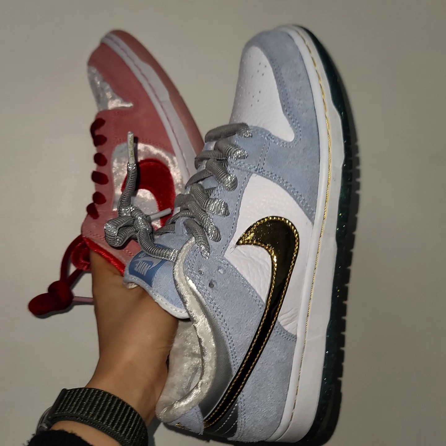 Nike x Sean Cliver SB Dunk Low Holiday Special, Nike x StrangeLove SB Dunk Low Pink (Regular Box) 착용 스타일 - 1