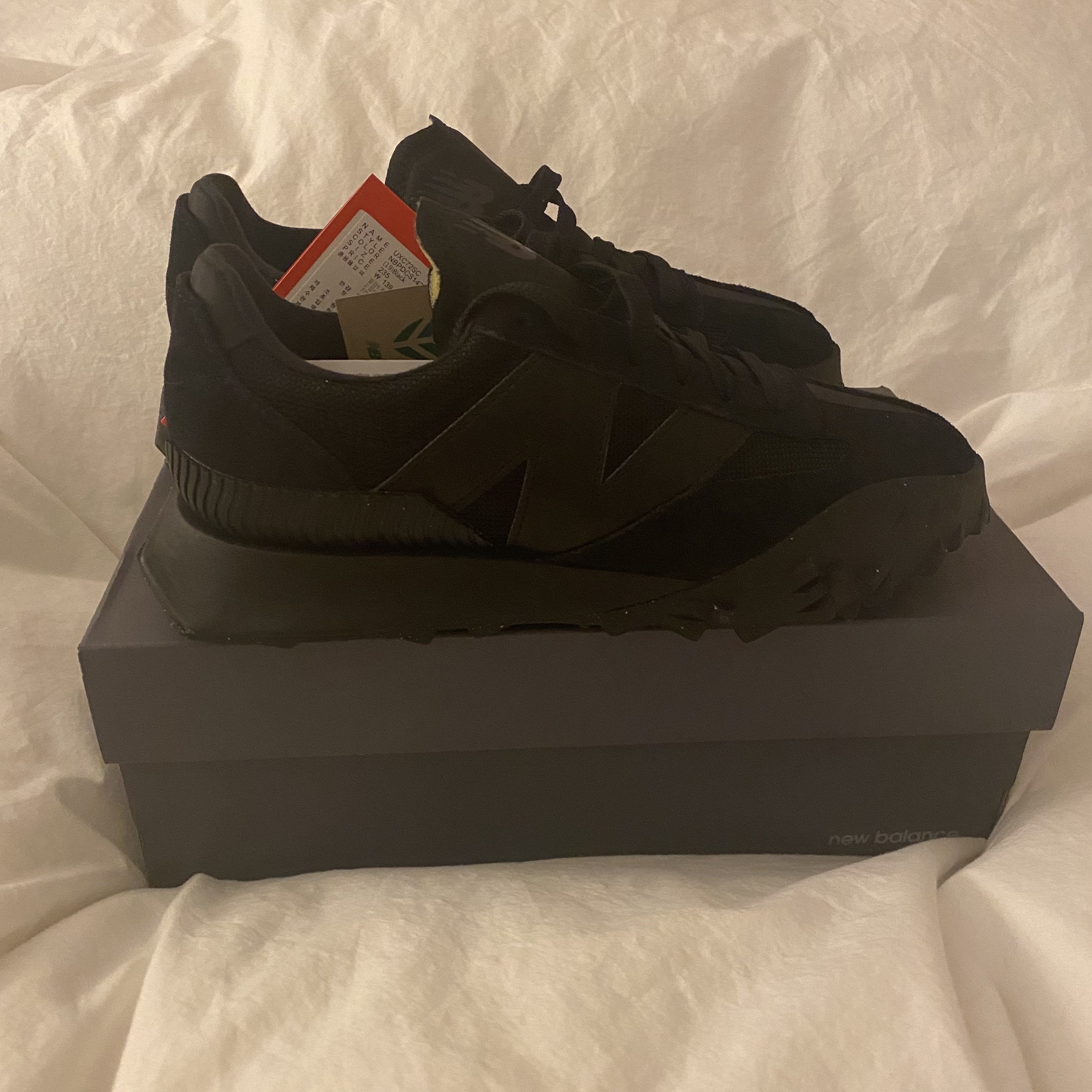 New Balance XC-72 Triple Black 착용 스타일 - 2