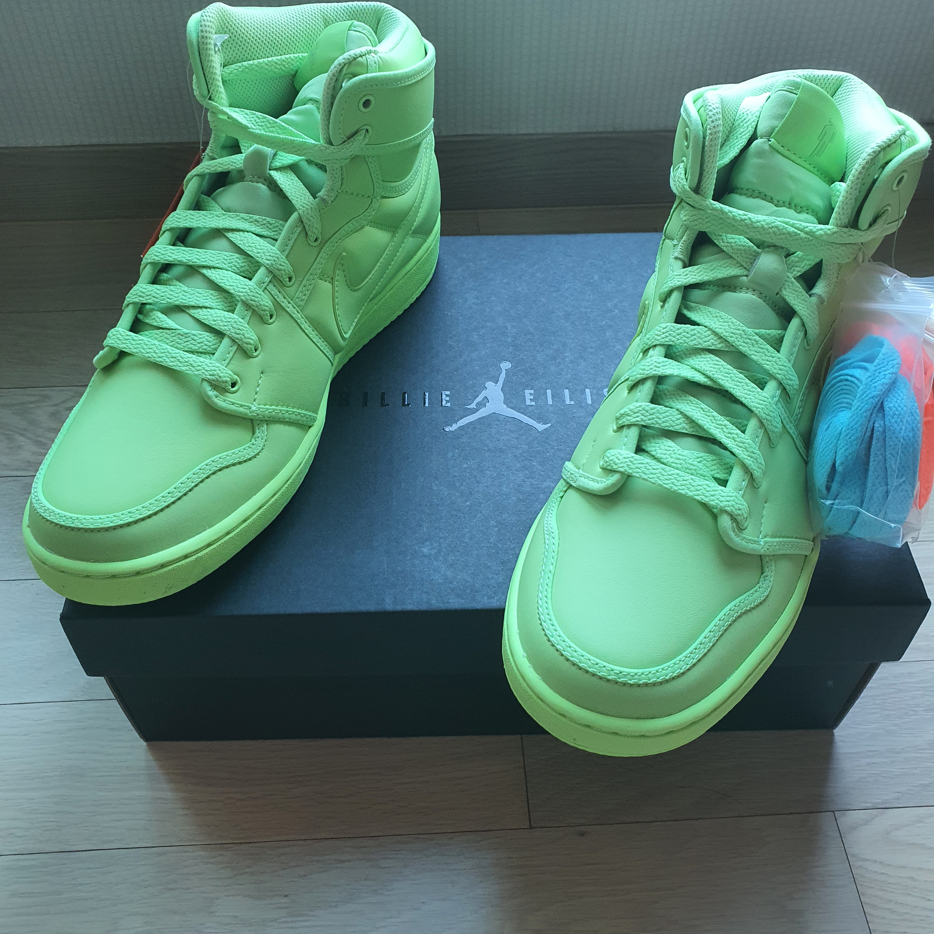 (W) Jordan 1 x Billie Eilish KO SP Lime Green 착용 스타일 - 1