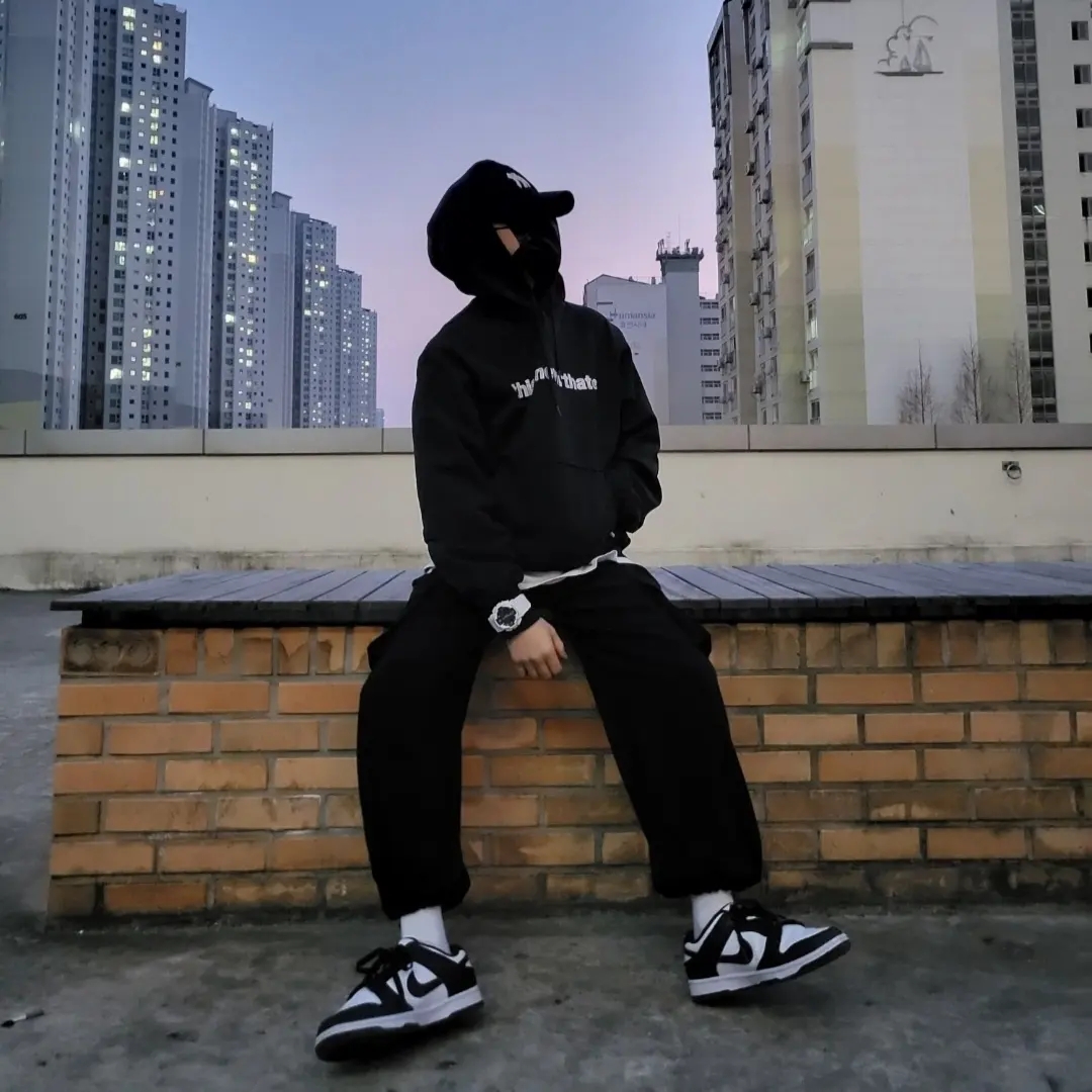 Nike Dunk Low Retro Black 착용 스타일 - 4