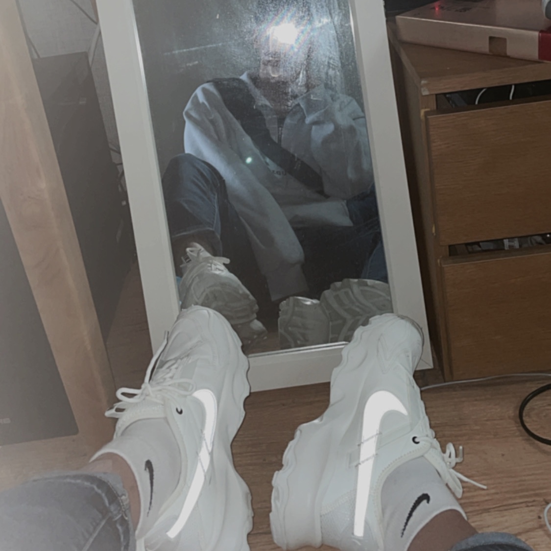 (W) Nike TC 7900 Summit White 착용 스타일