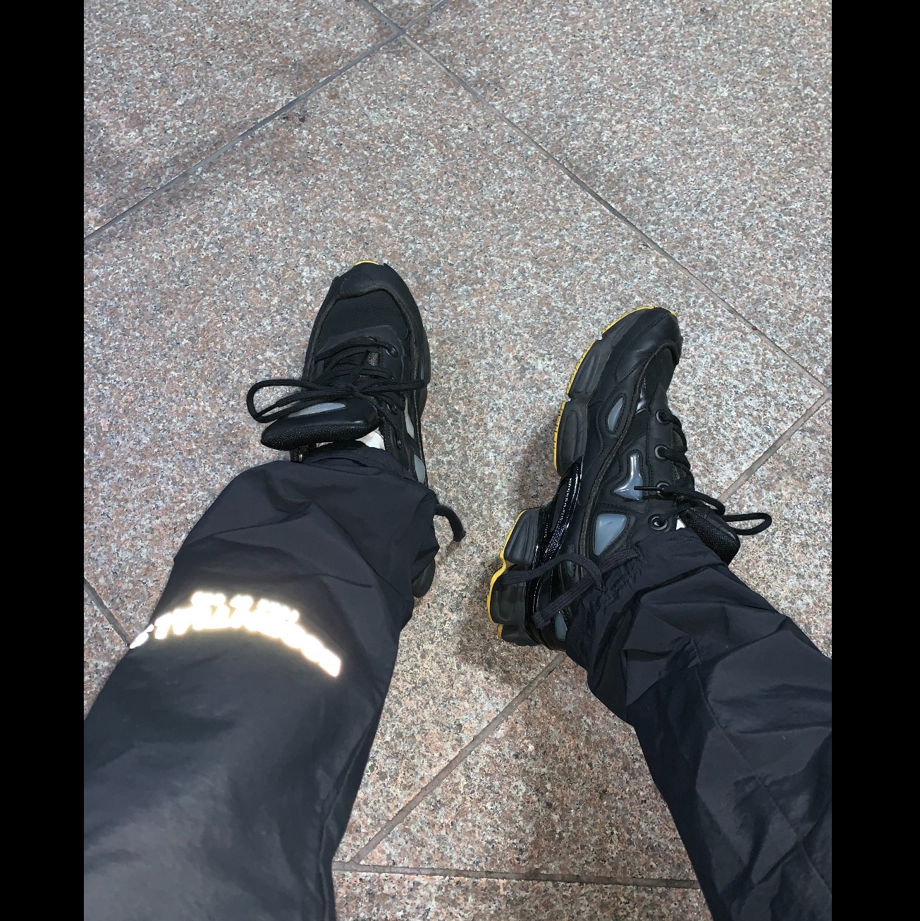 Adidas x Raf Simons Ozweego 2 Night Marine 착용 스타일