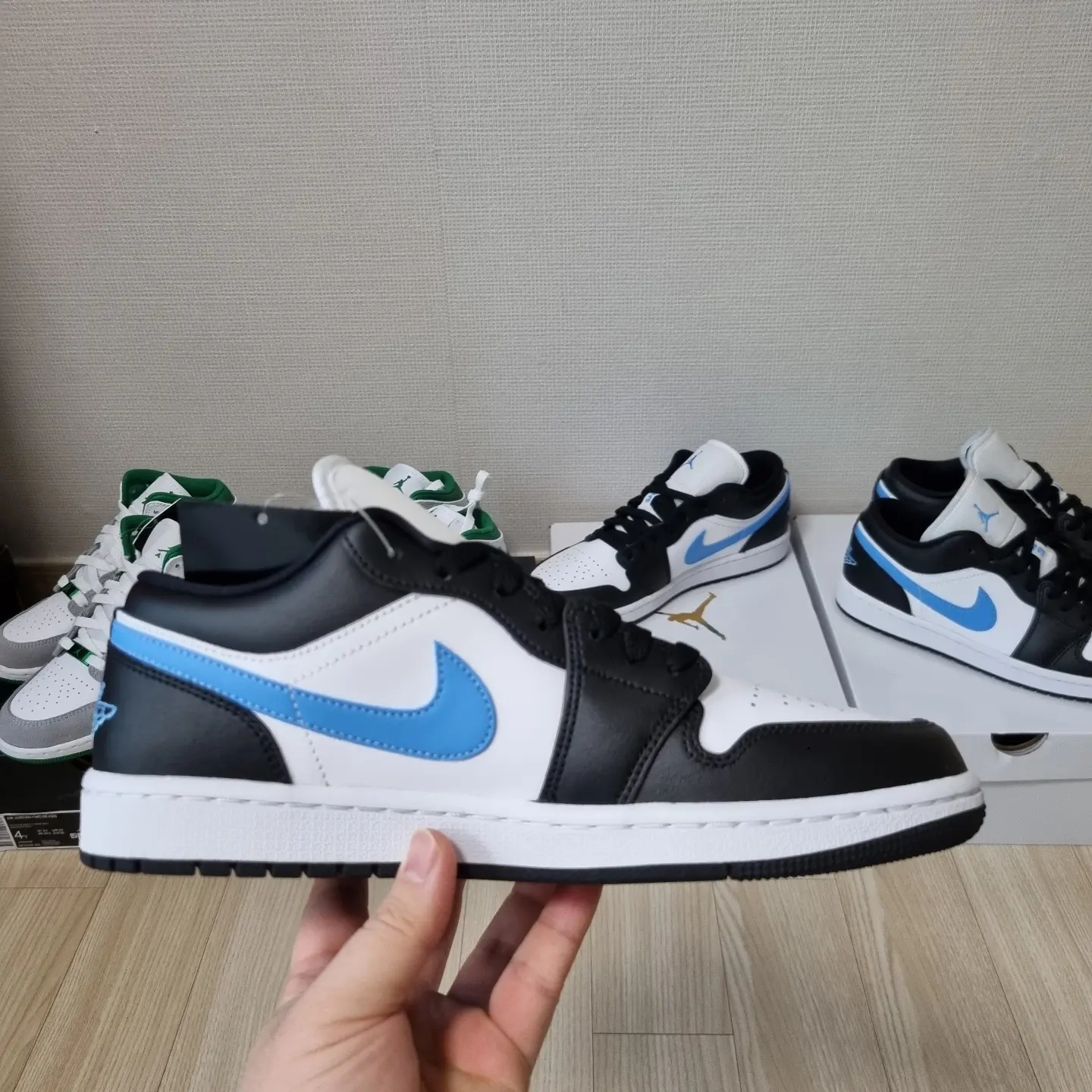 (W) Jordan 1 Low Black University Blue 착용 스타일 - 3
