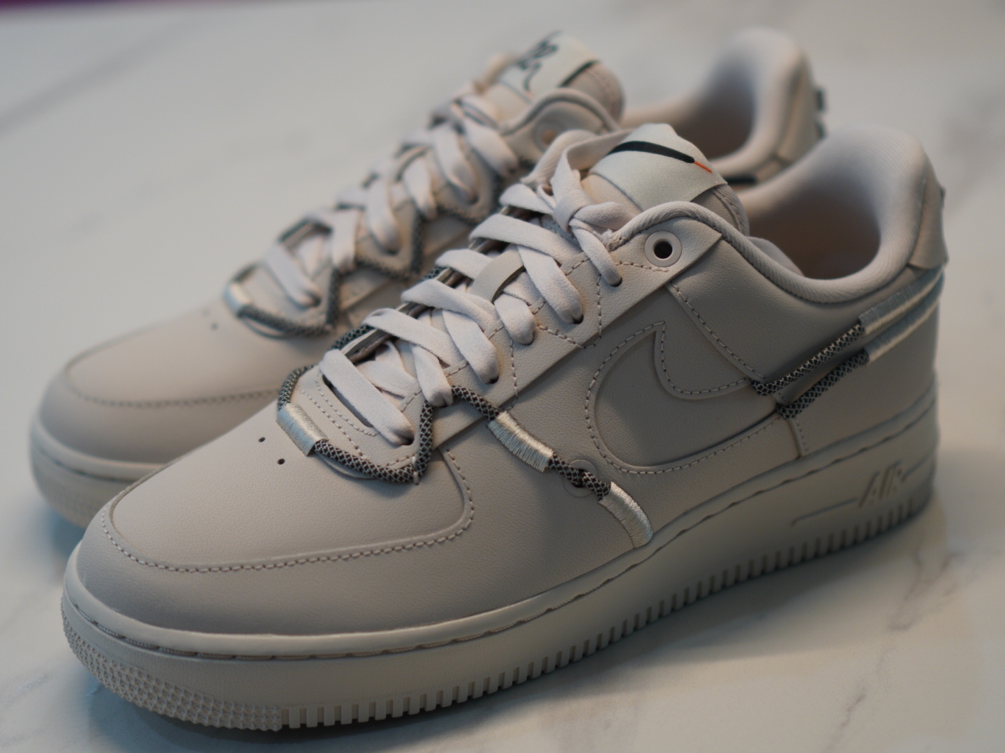 (W) Nike Air Force 1 '07 LX Light Orewood Brown 착용 스타일 - 1