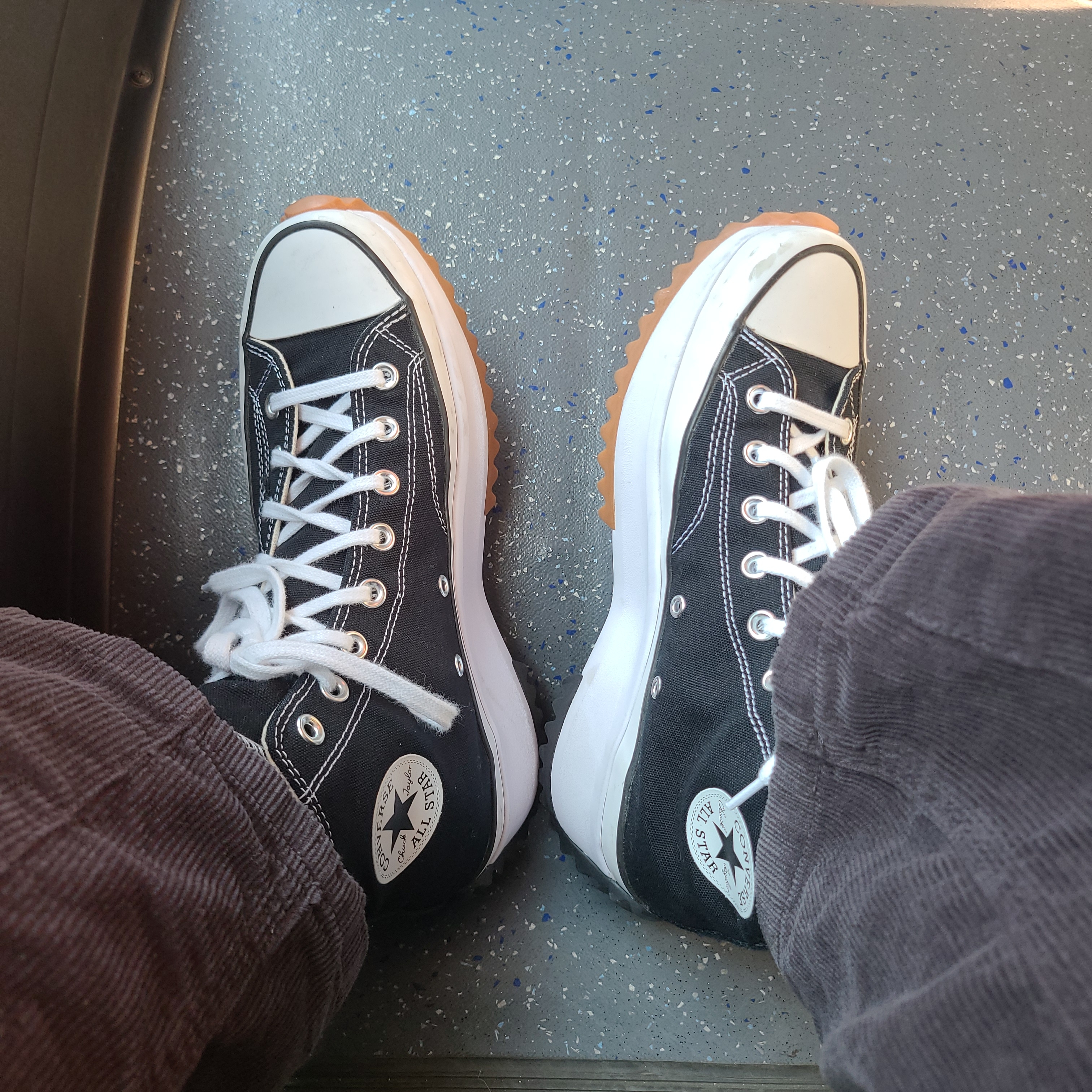 Converse Run Star Hike Hi Black White Gum 착용 스타일