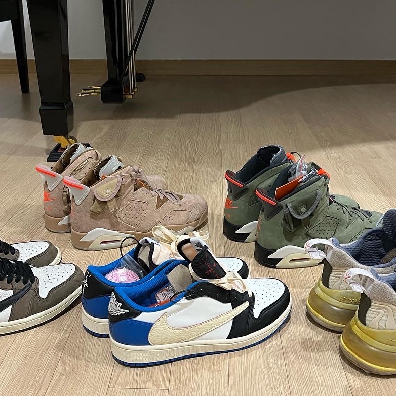 Jordan 1 x Travis Scott x Fragment Retro Low OG SP Military Blue 착용 스타일 - 1