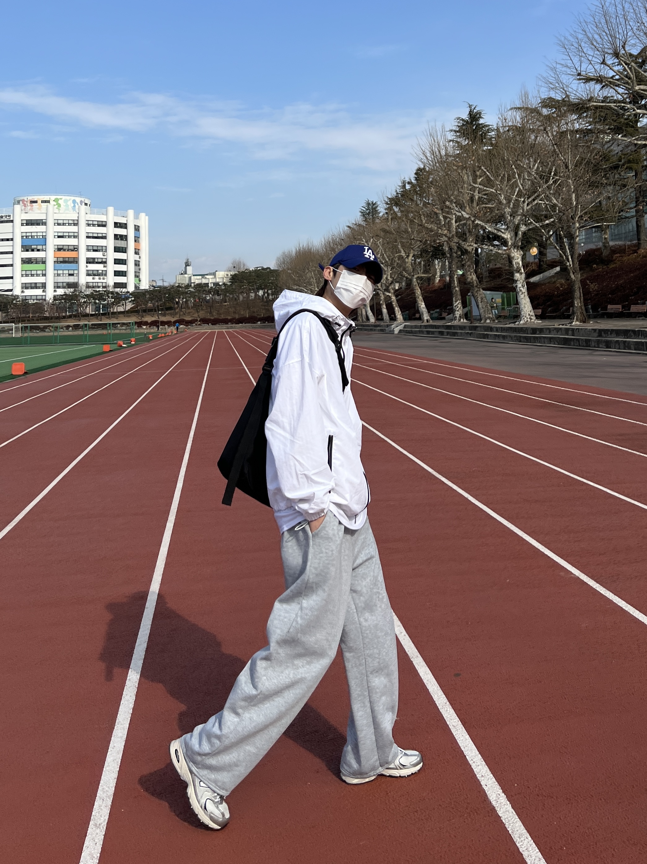 New Balance 530 Steel Grey 착용 스타일 - 3