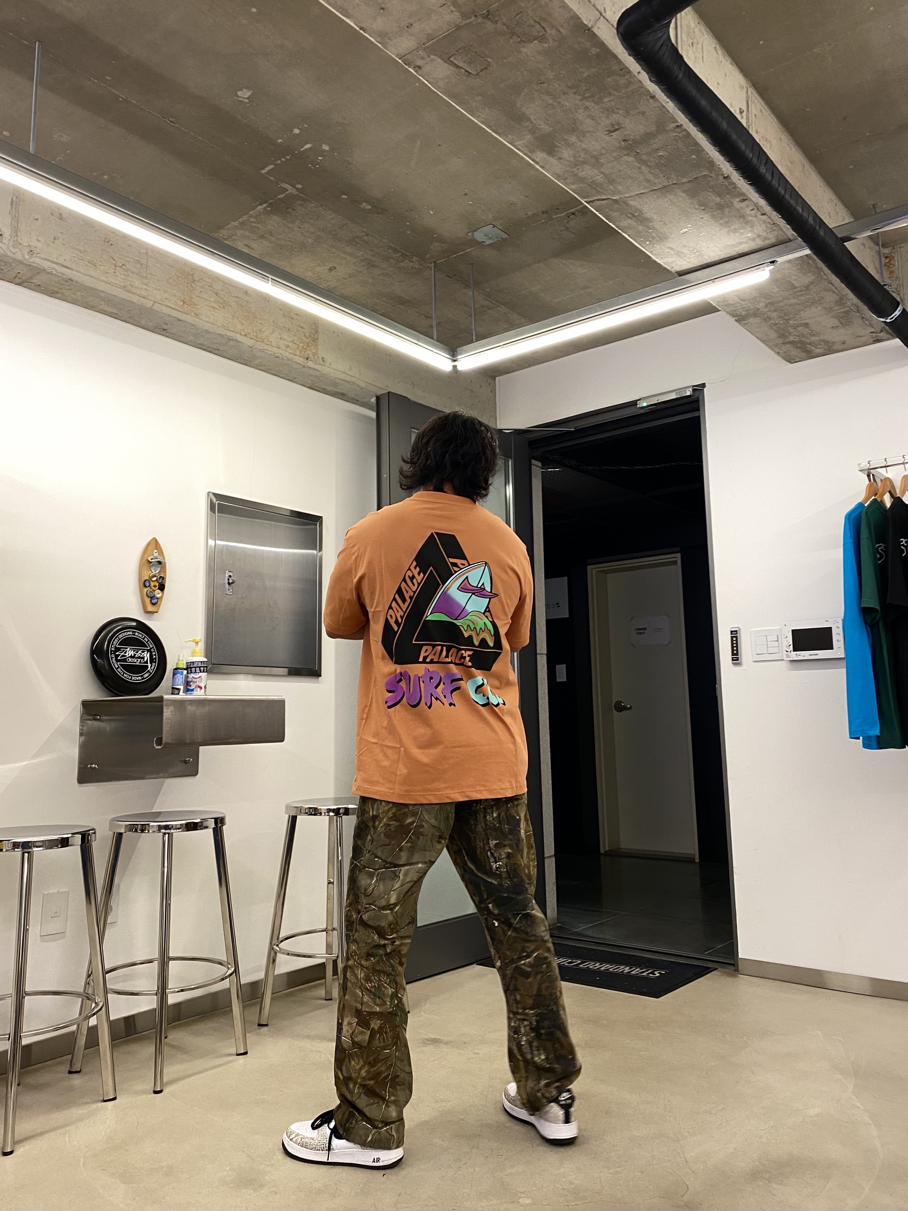 Palace Tri-Surf Co T-Shirt Caramel - 22SS, Stussy x Our Legacy Formal Cut Realtree Forest Camo 착용 스타일 - 2