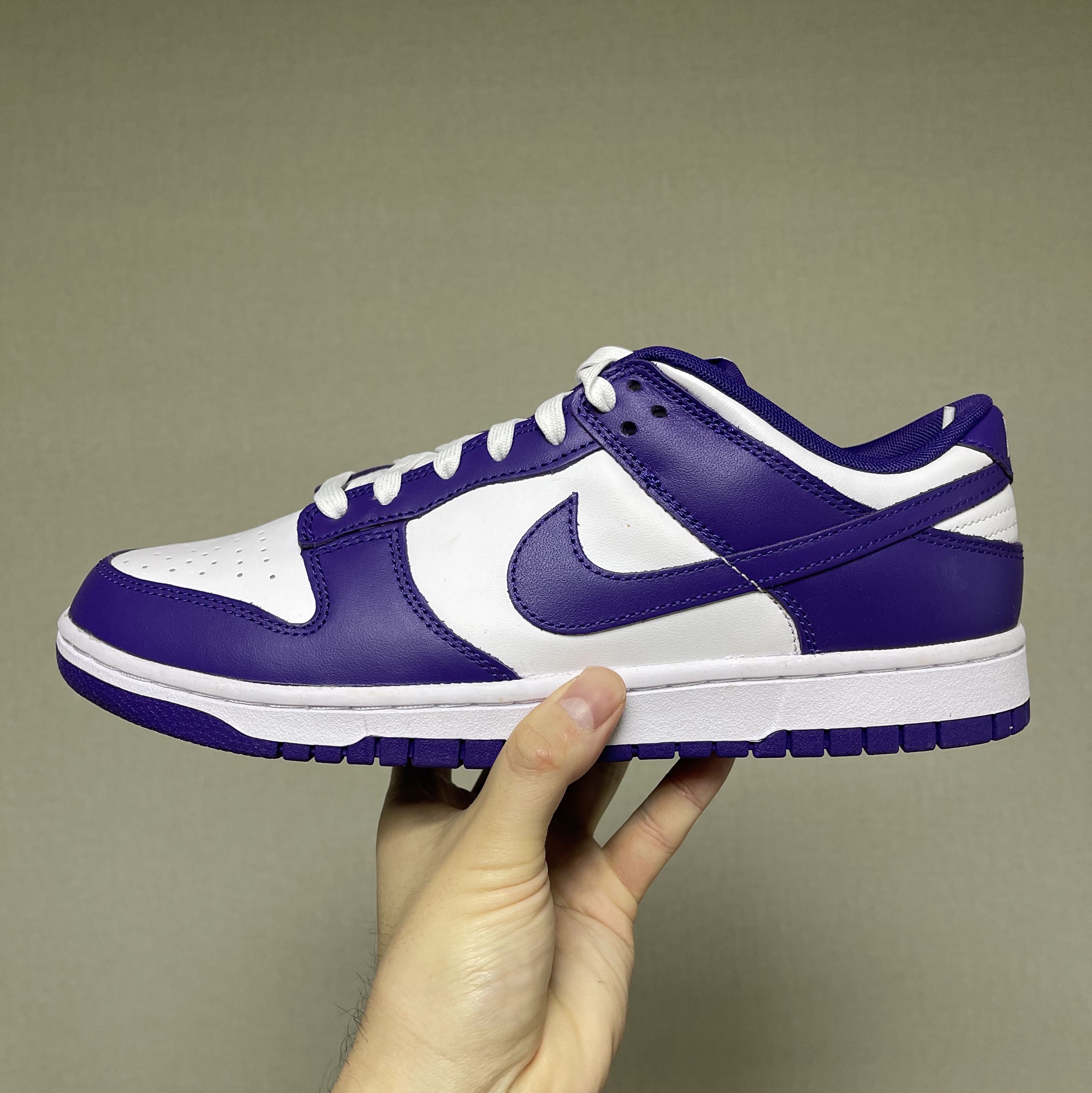 Nike Dunk Low Retro Championship Court Purple 착용 스타일 - 2