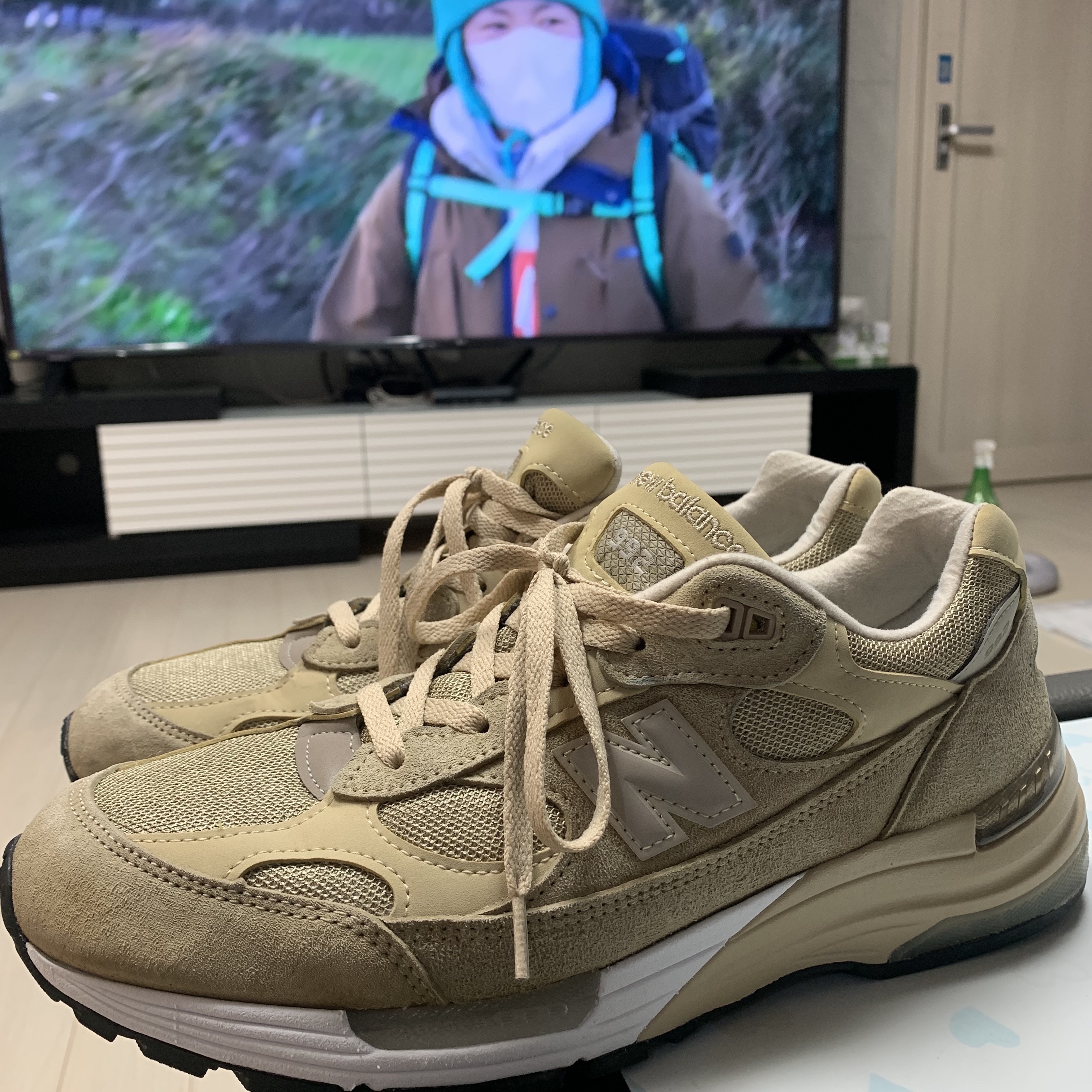 New Balance 992 Made in USA Tan 착용 스타일