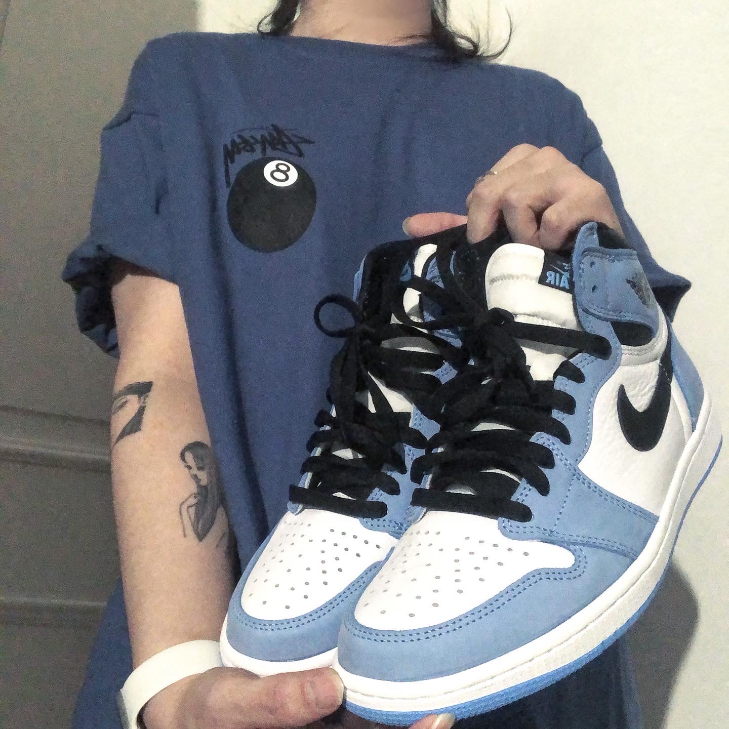 Jordan 1 Retro High OG University Blue 착용 스타일 - 1