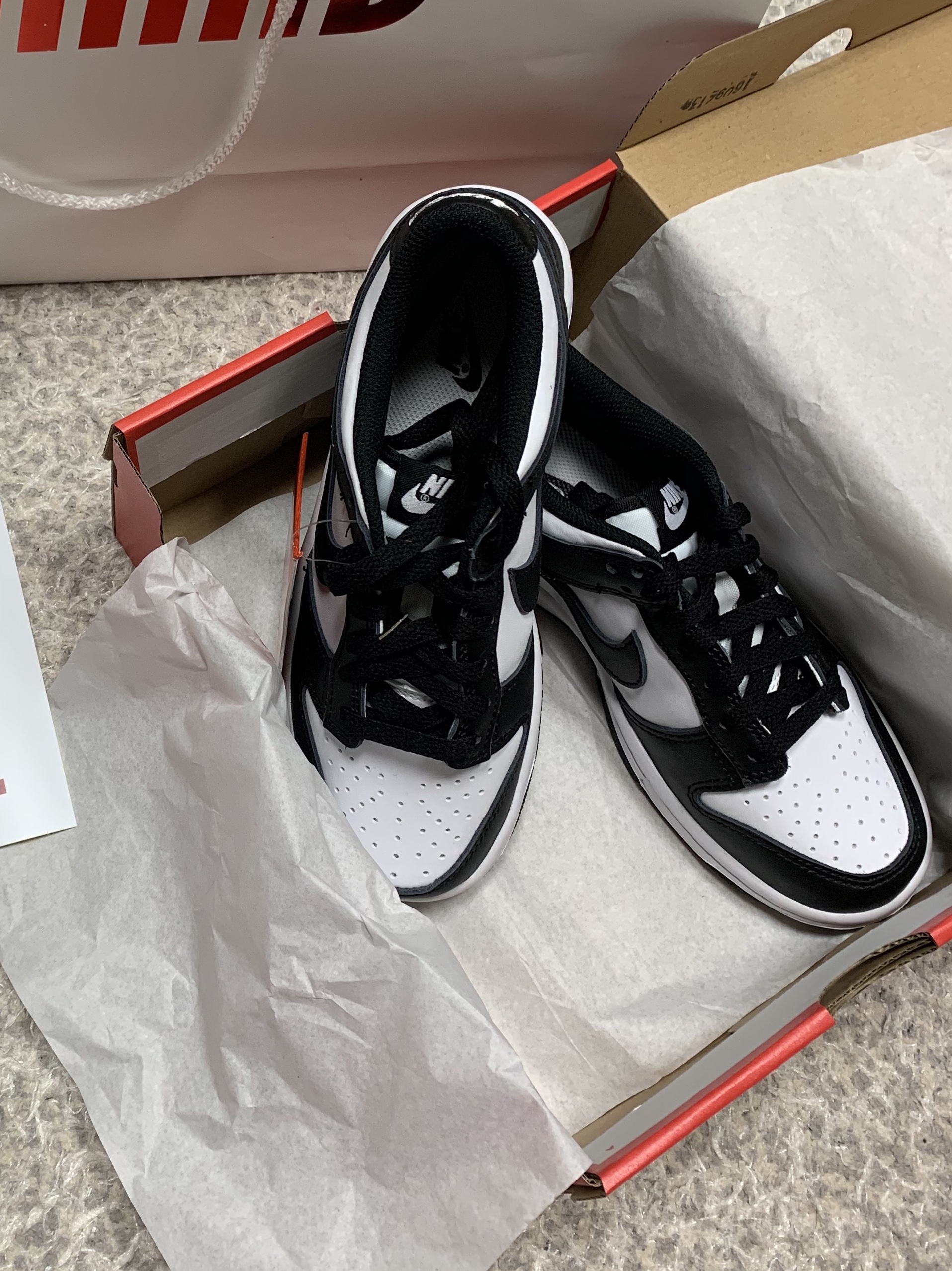 (W) Nike Dunk Low Pearl White, (GS) Nike Dunk Low Black 착용 스타일 - 3