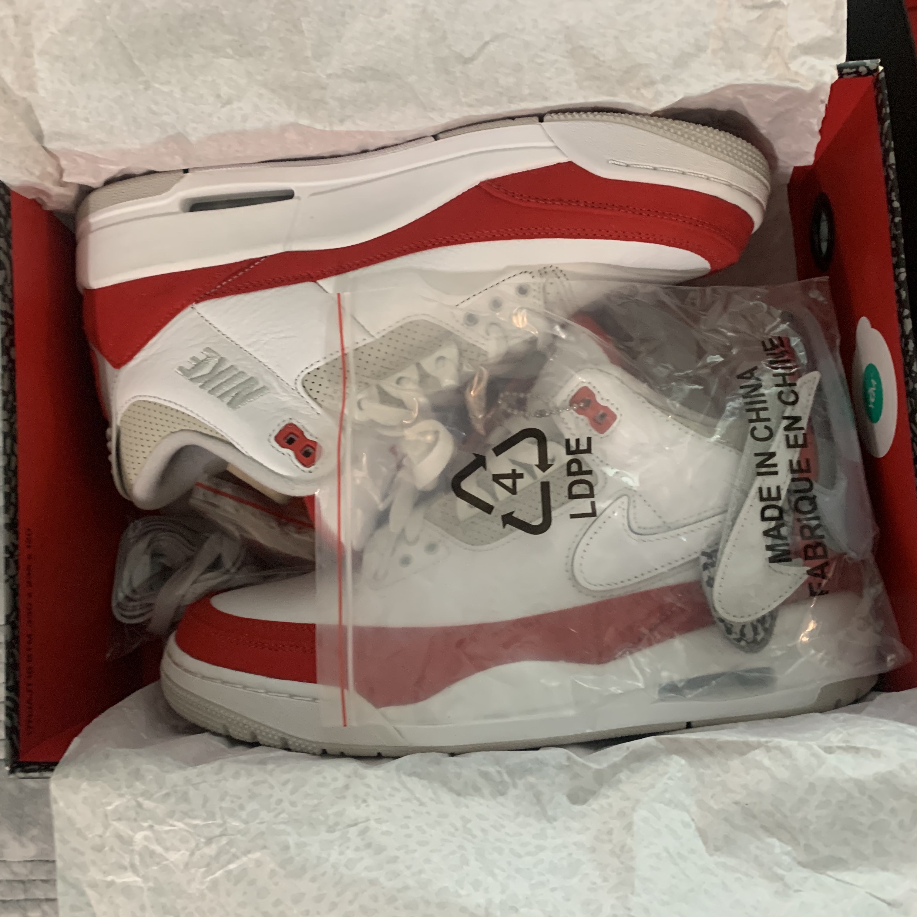 Jordan 3 Retro Tinker White University Red 착용 스타일