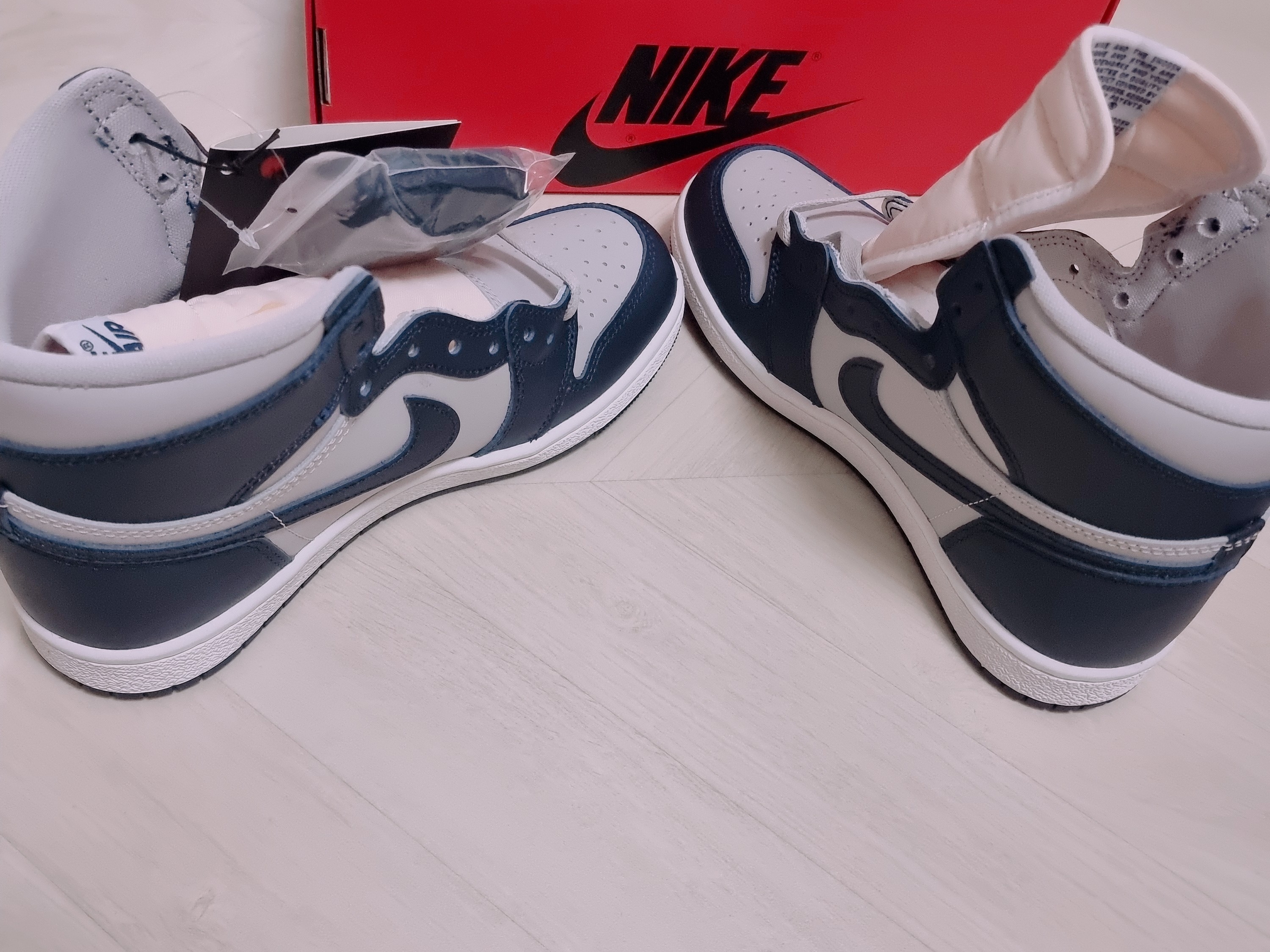 Jordan 1 High 85 College Navy 착용 스타일 - 3