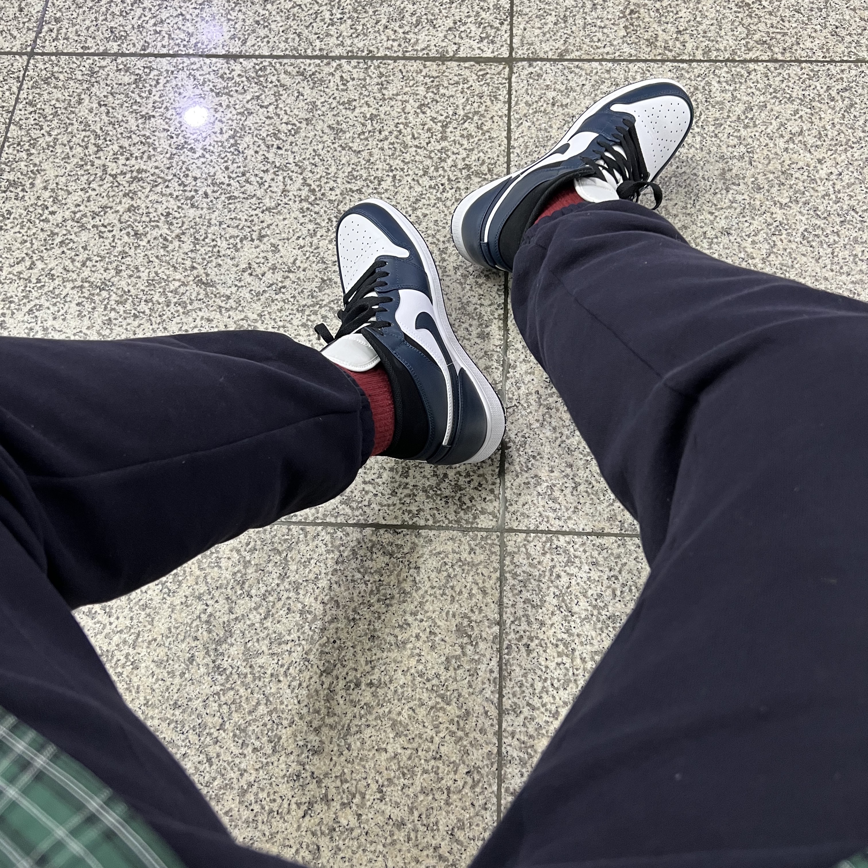 Jordan 1 Mid Dark Teal 착용 스타일