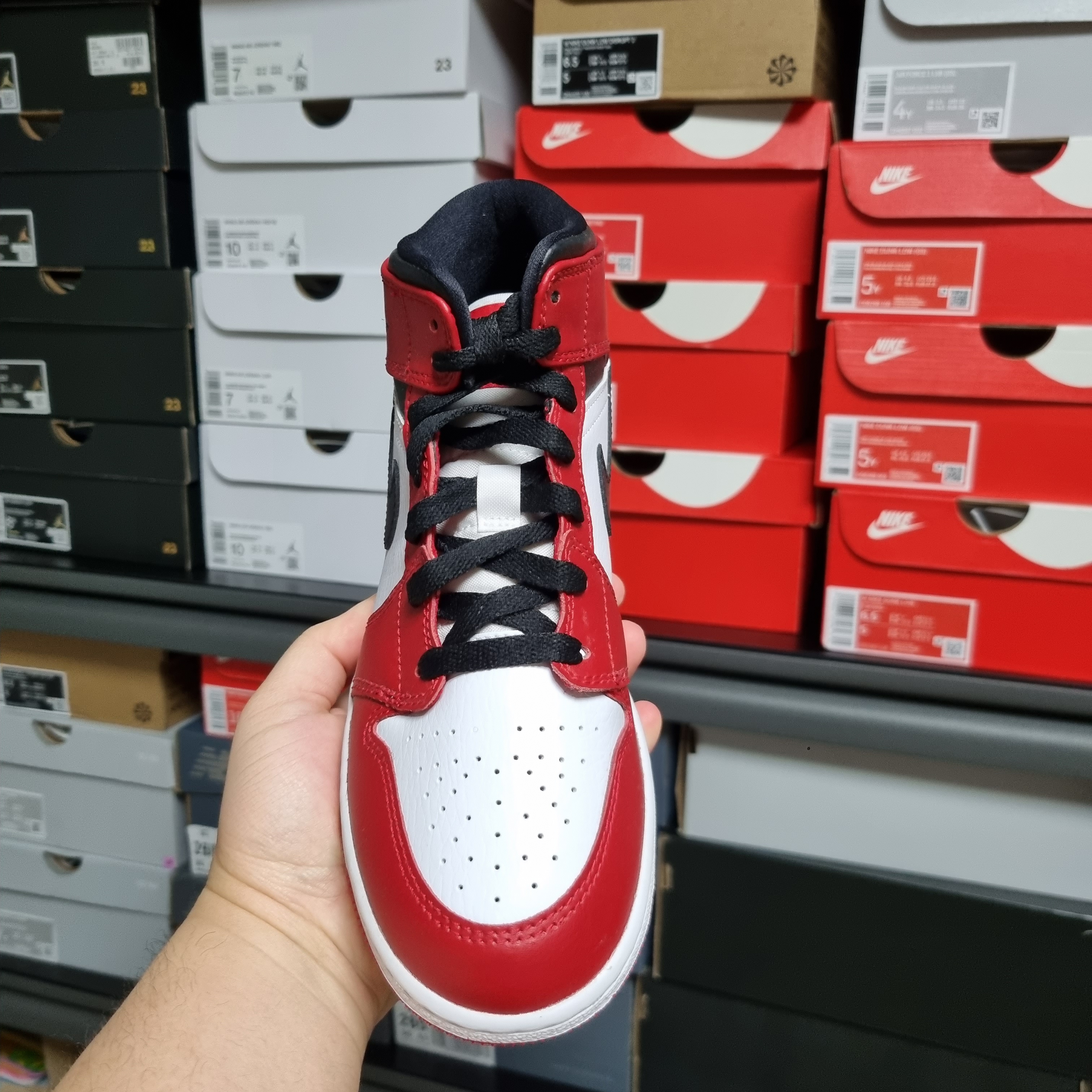 (GS) Jordan 1 Mid White Gym Red Black 착용 스타일 - 2