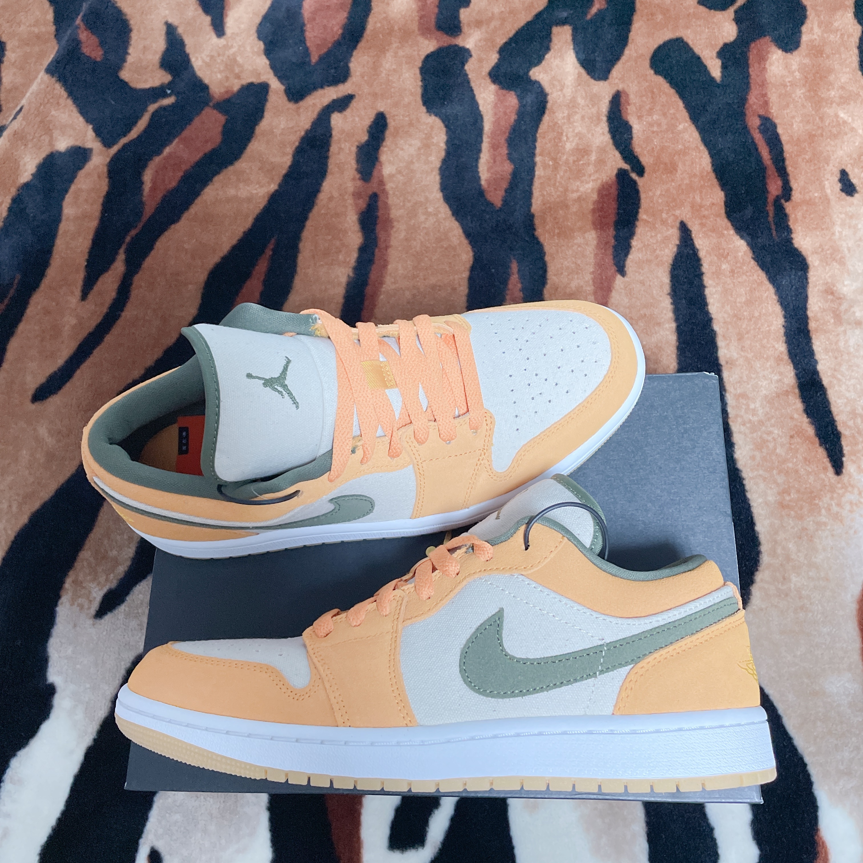 Jordan 1 Low SE Light Curry 착용 스타일