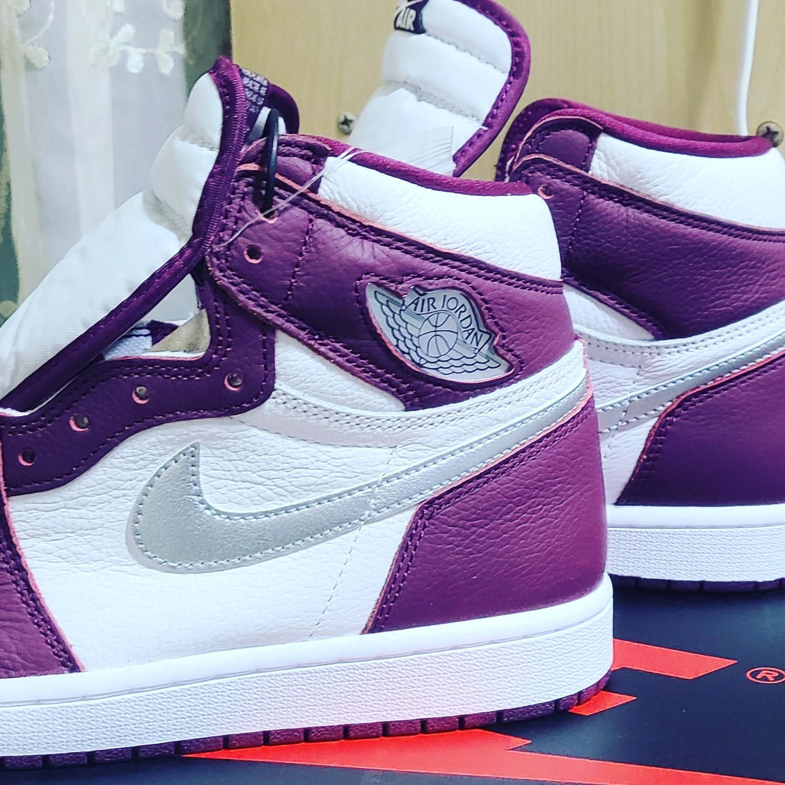 Jordan 1 Retro High OG Bordeaux 착용 스타일