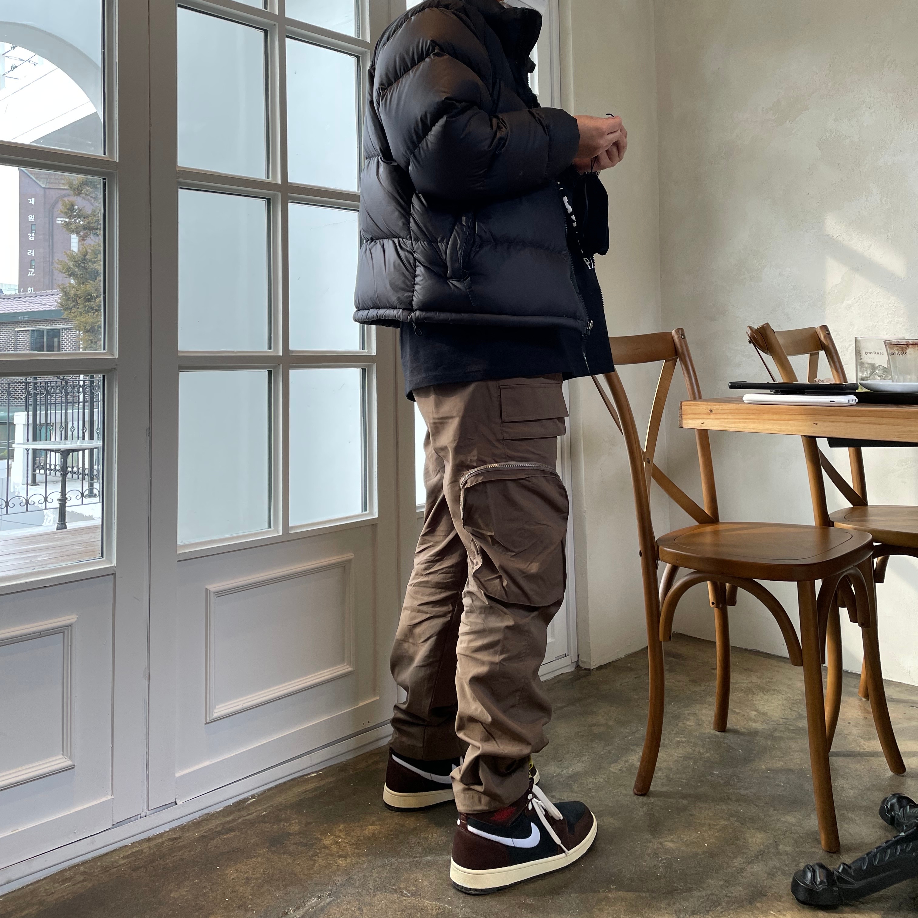 Jordan 1 Zoom Air CMFT Monarch Orange, IAB Studio Hoodie Brown 착용 스타일 - 4