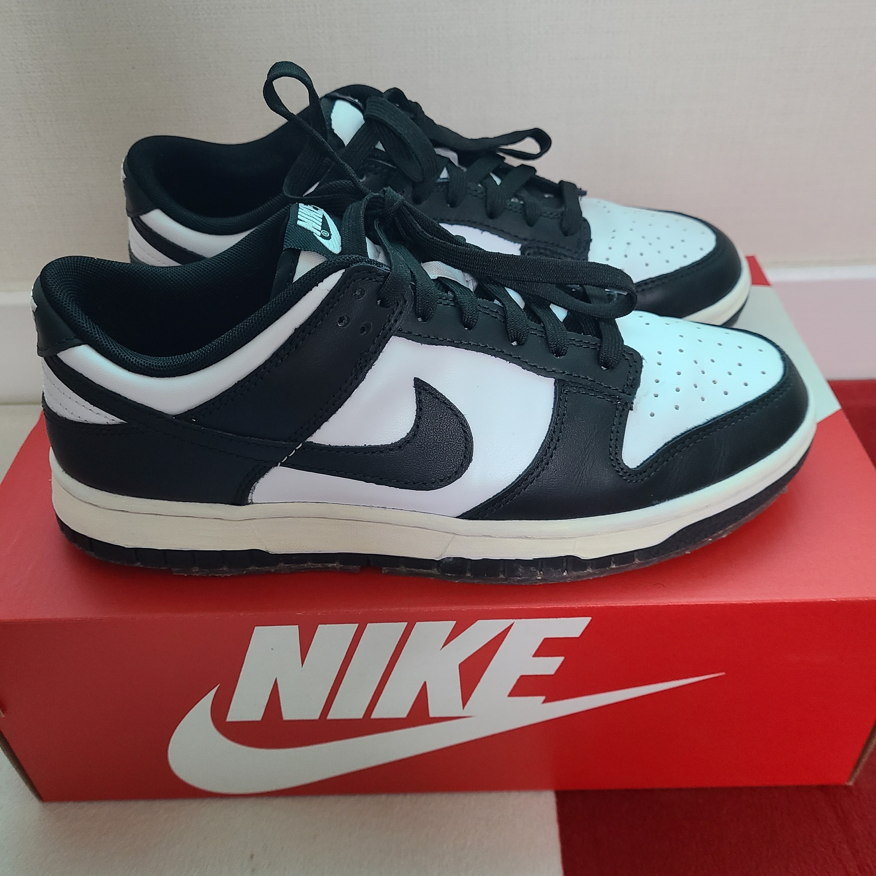 Nike Dunk Low Retro Black 착용 스타일 - 1