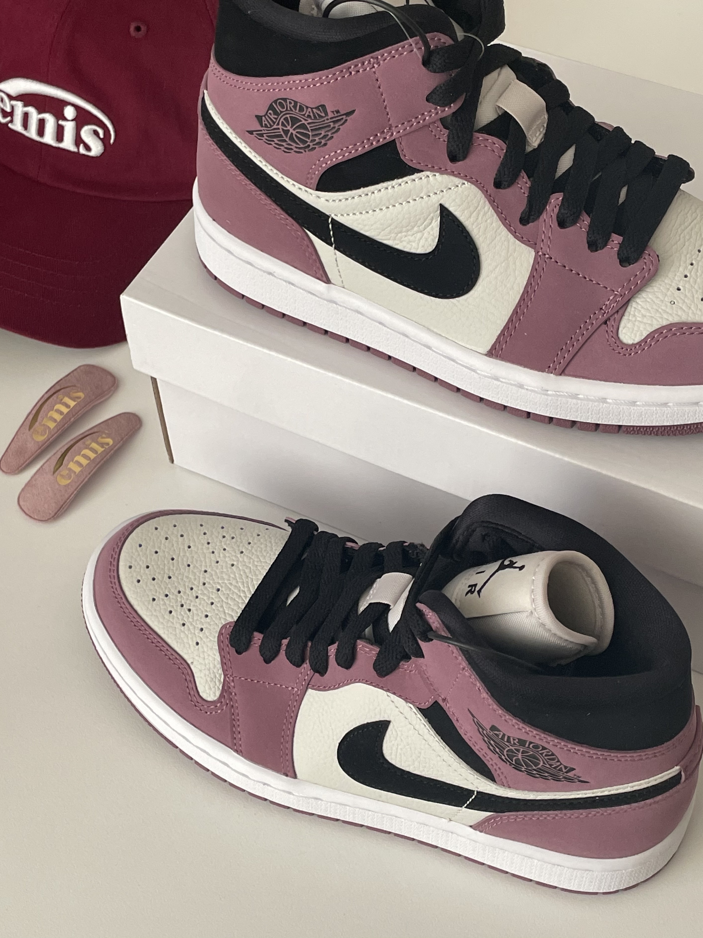 (W) Jordan 1 Mid SE Light Mulberry 착용 스타일 - 2