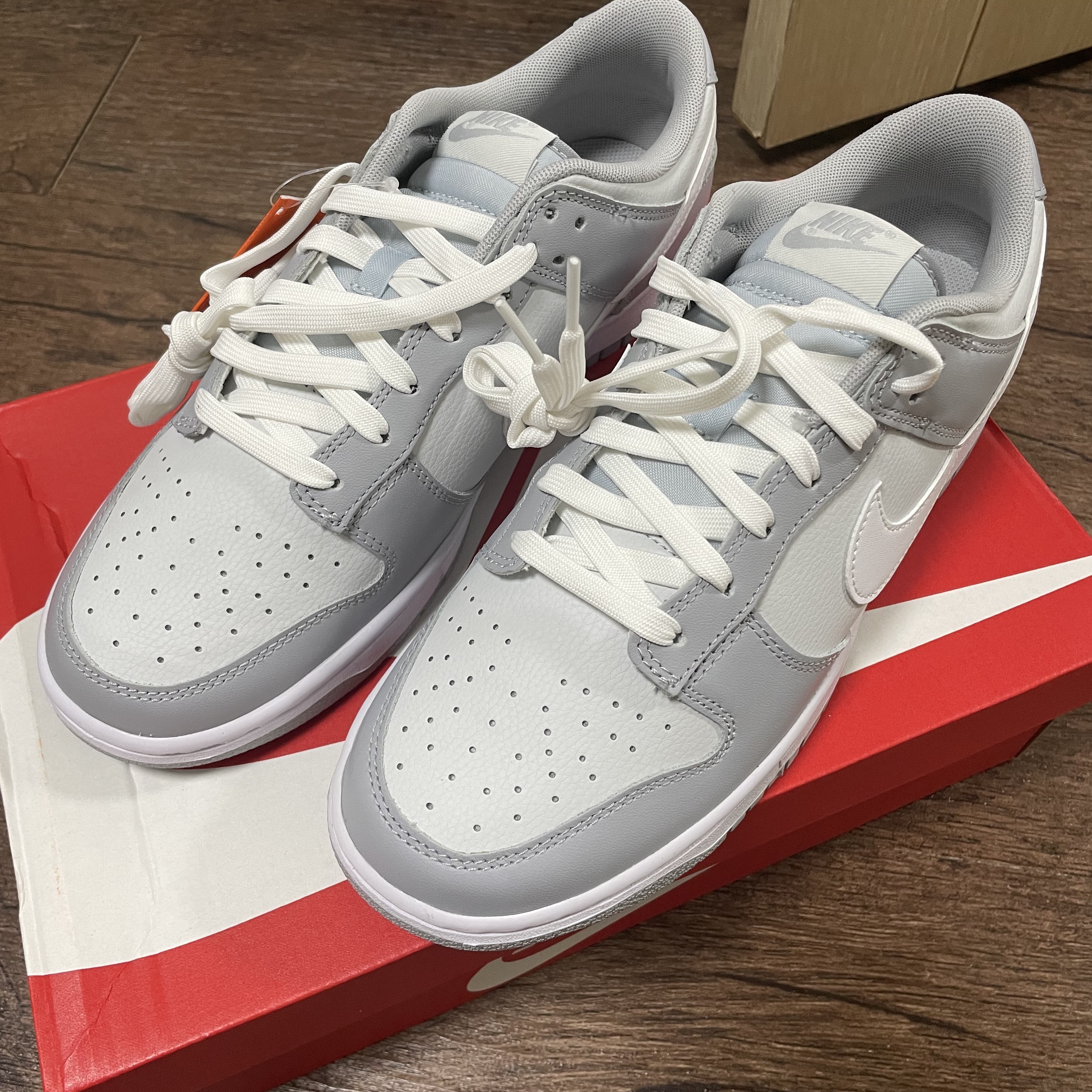 Nike Dunk Low Retro Wolf Grey 착용 스타일