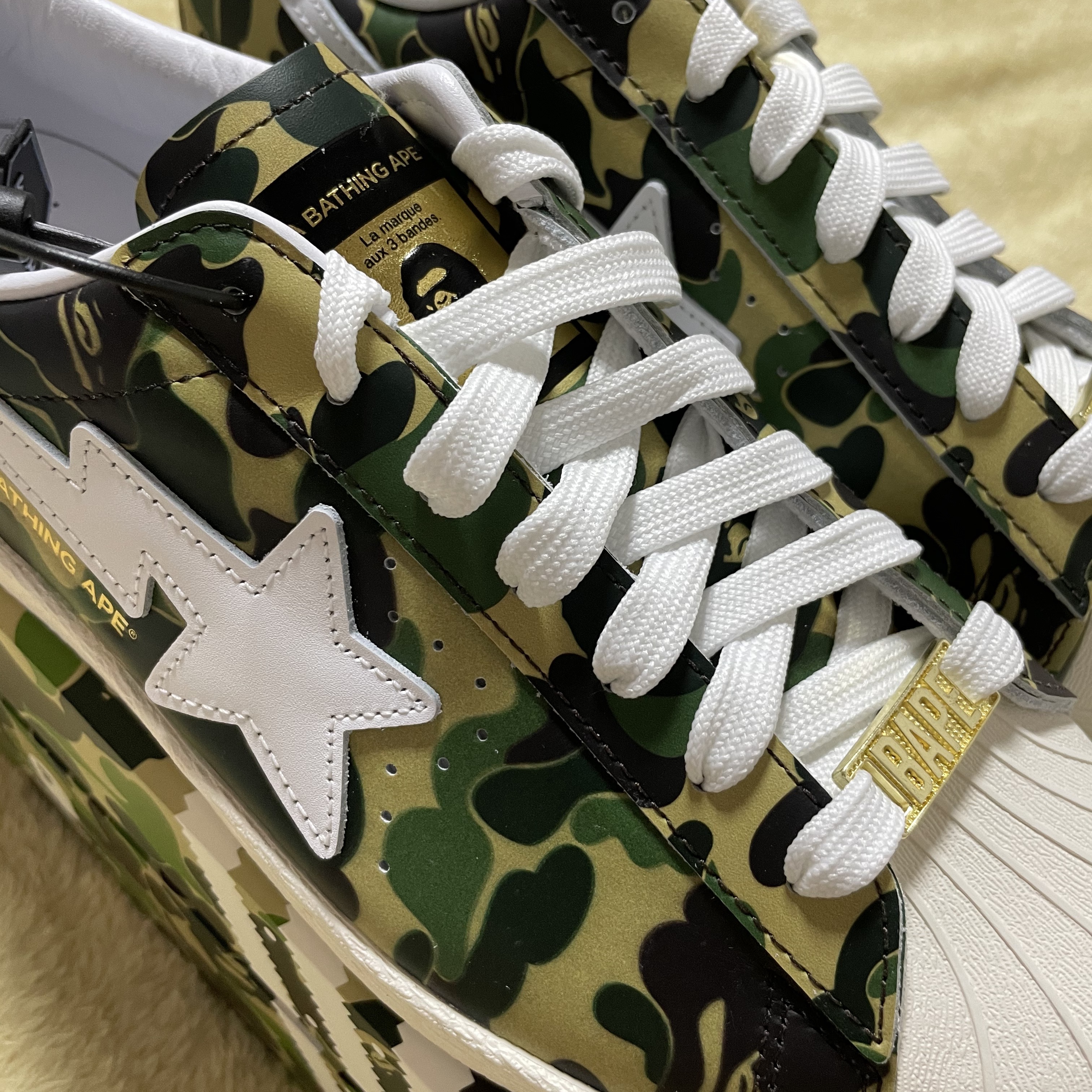 Adidas x BAPE Superstar 80s Green Camo 착용 스타일 - 2
