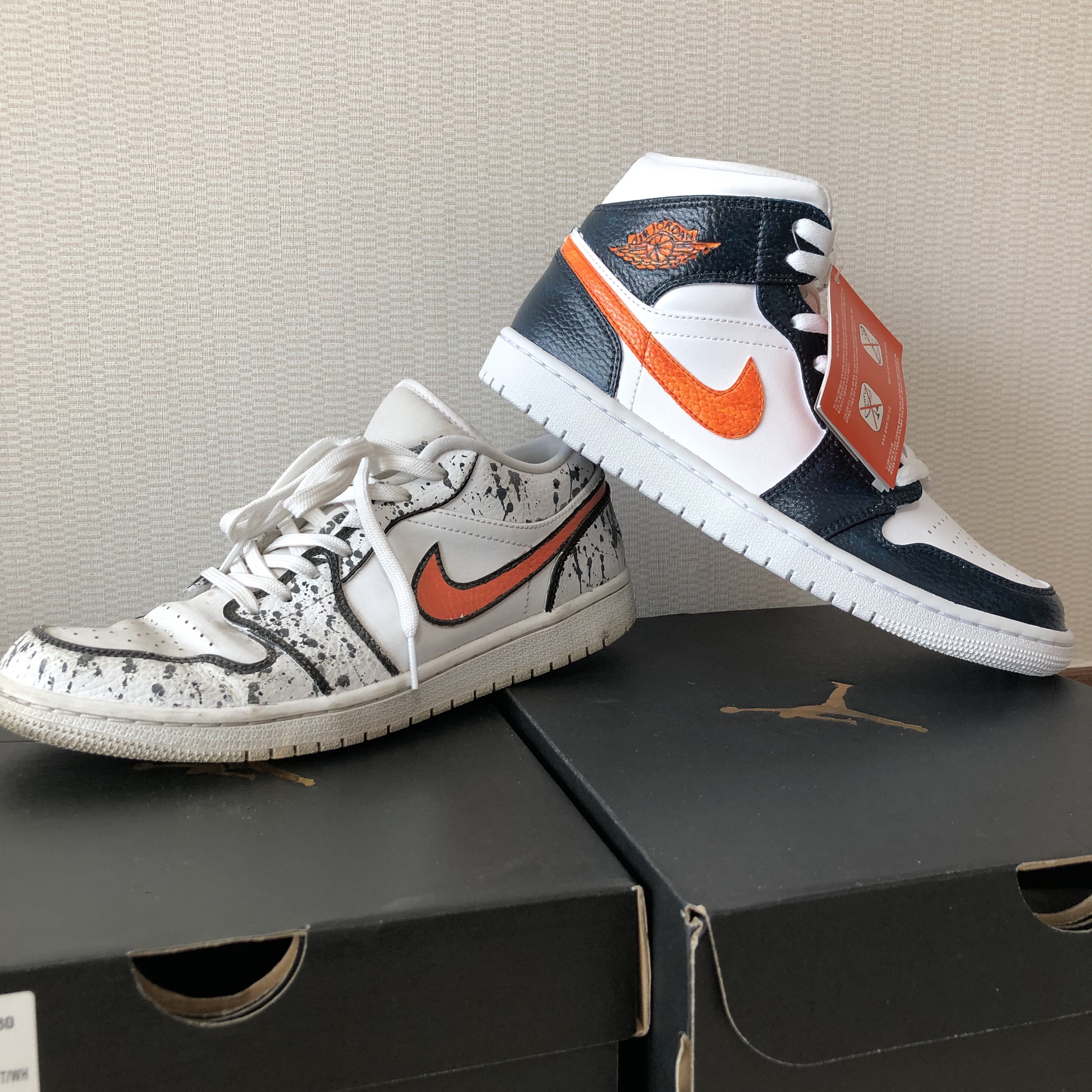 Jordan 1 Mid Triple White, Jordan 1 Low Triple White Tumbled Leather 2020 착용 스타일 - 3
