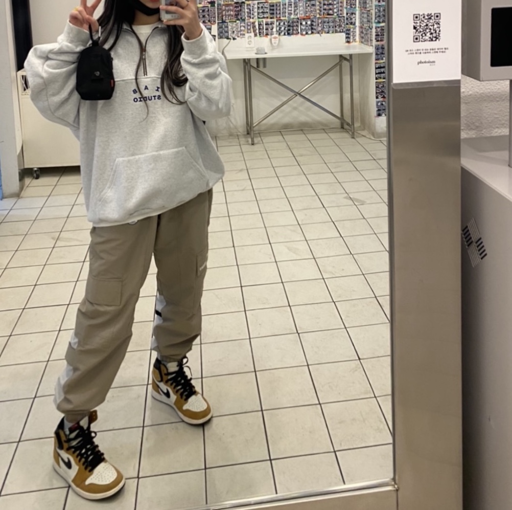 Jordan 1 Retro High Rookie of the Year, IAB Studio Half Zip Pullover Light Gray 착용 스타일