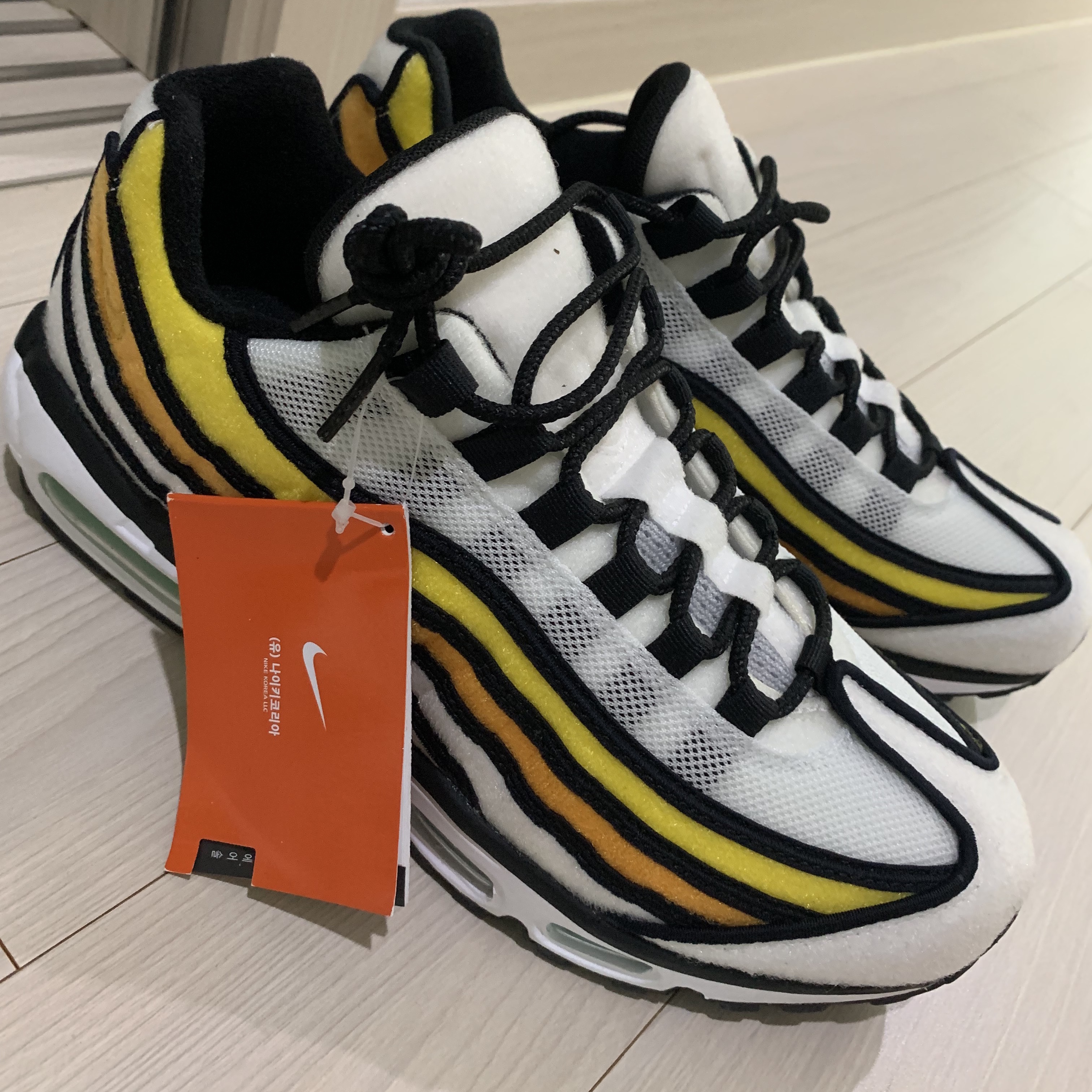 Nike Air Max 95 Pollen Rise 착용 스타일